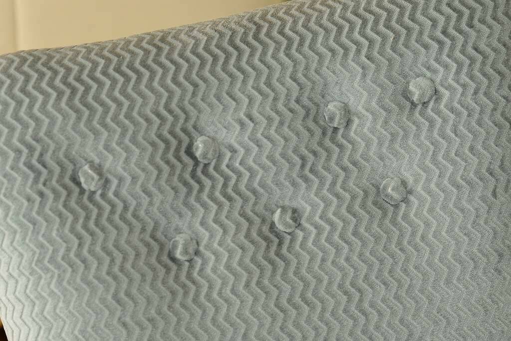 Deux élégants fauteuils Art déco bleu tourterelle – récemment retapissés