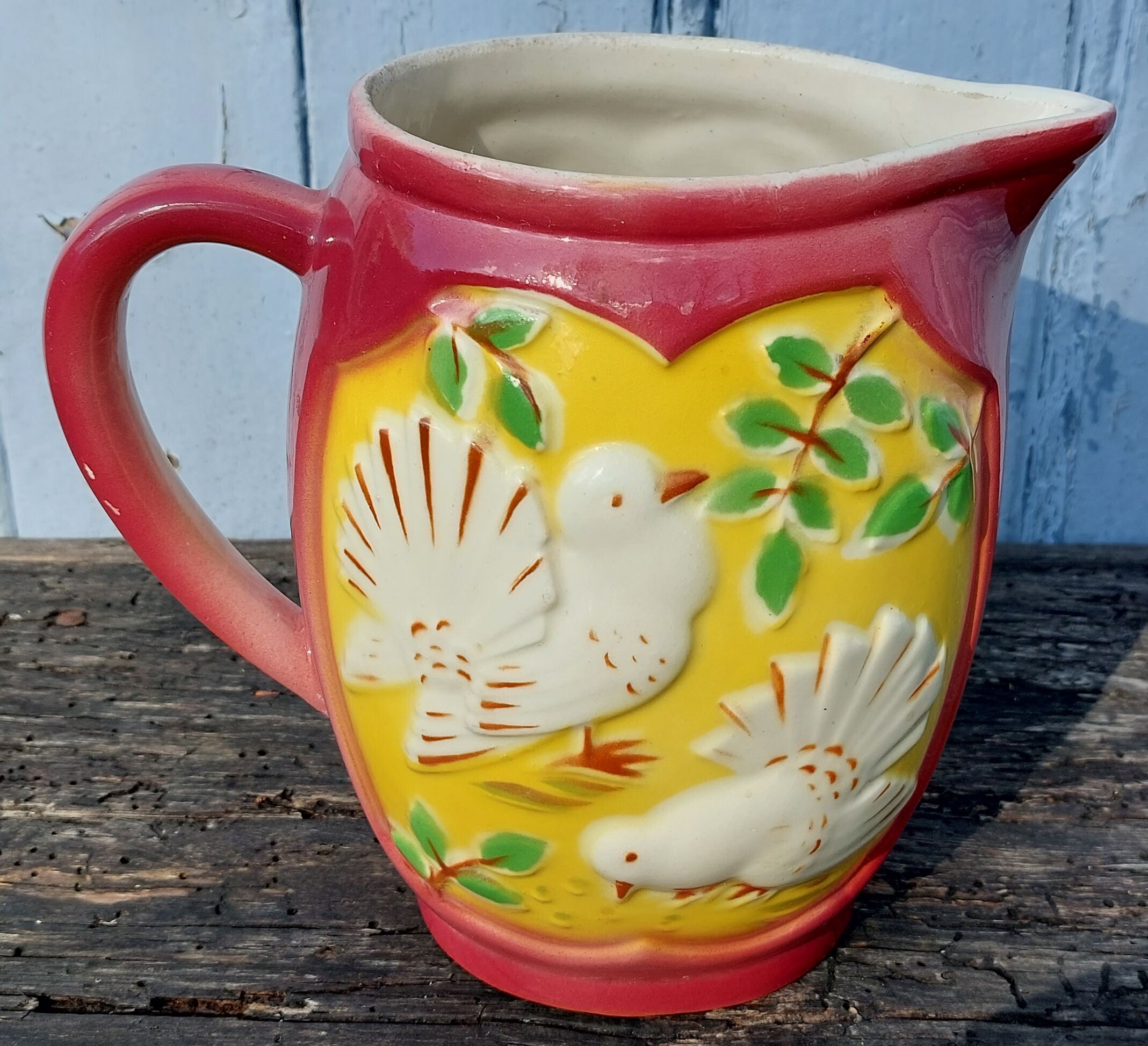 Pitcher saint clement dove