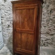 Armoire à linge, bonnetière ancienne en merisier français