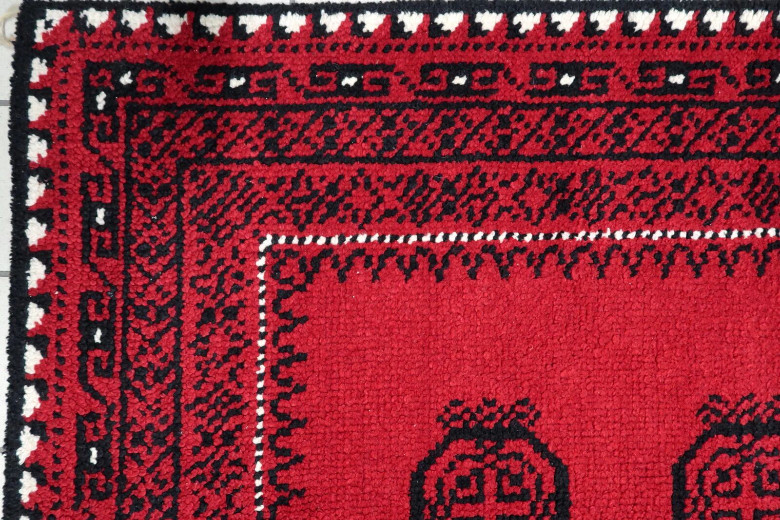 Vintage French Savonnerie rug 3.8' x 6.5' 1960s - 1C1226