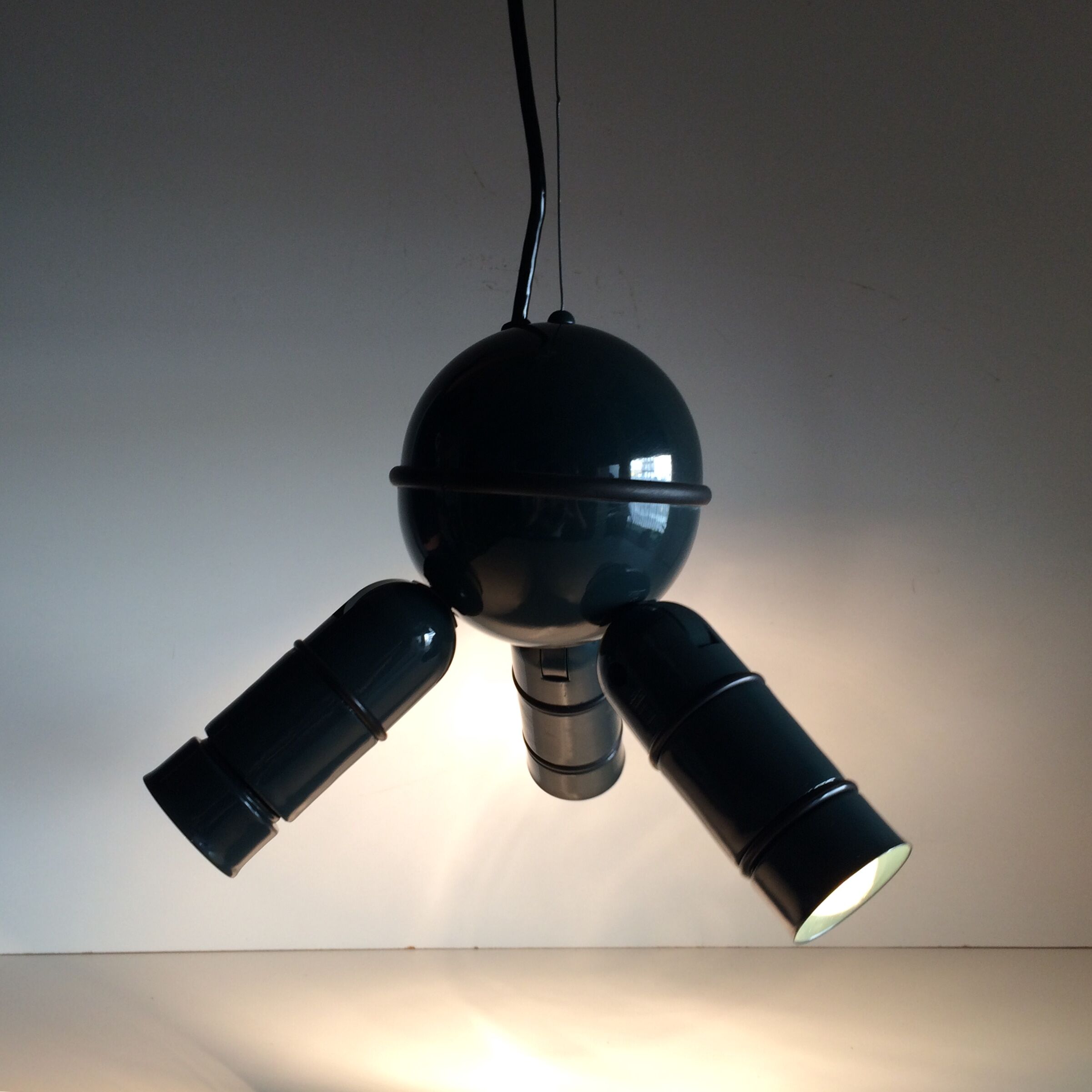 Spherical Lita hanging lamp with 3 sputnik orientable spots