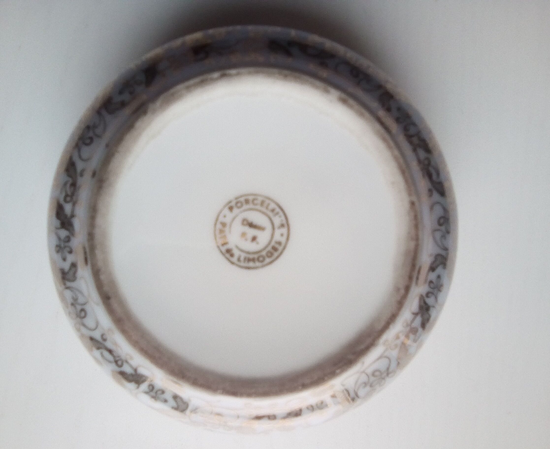 Bonbonnière pate de limoges