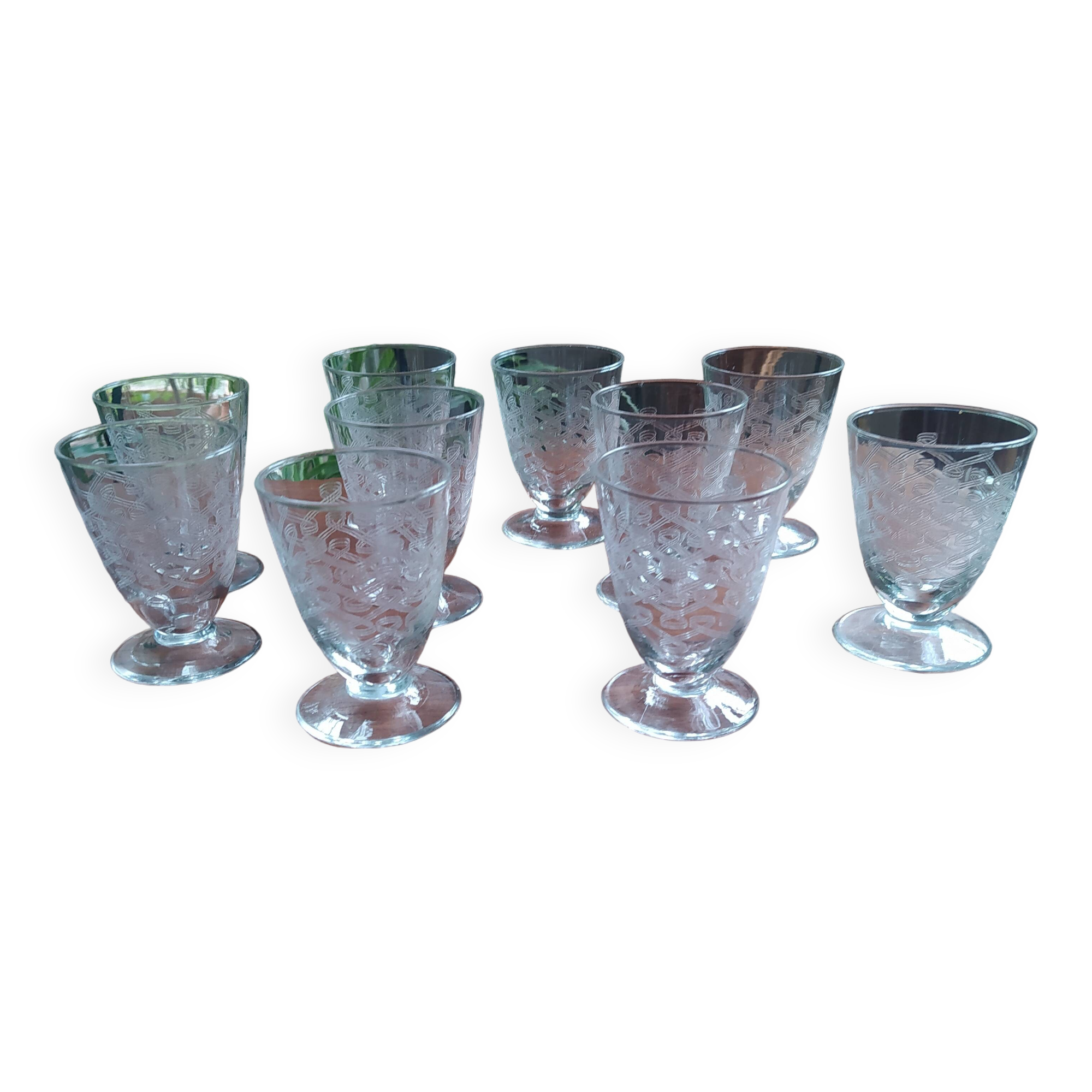 set of 10 engraved crystal liqueur glasses from the 1930s