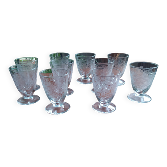 set of 10 engraved crystal liqueur glasses from the 1930s