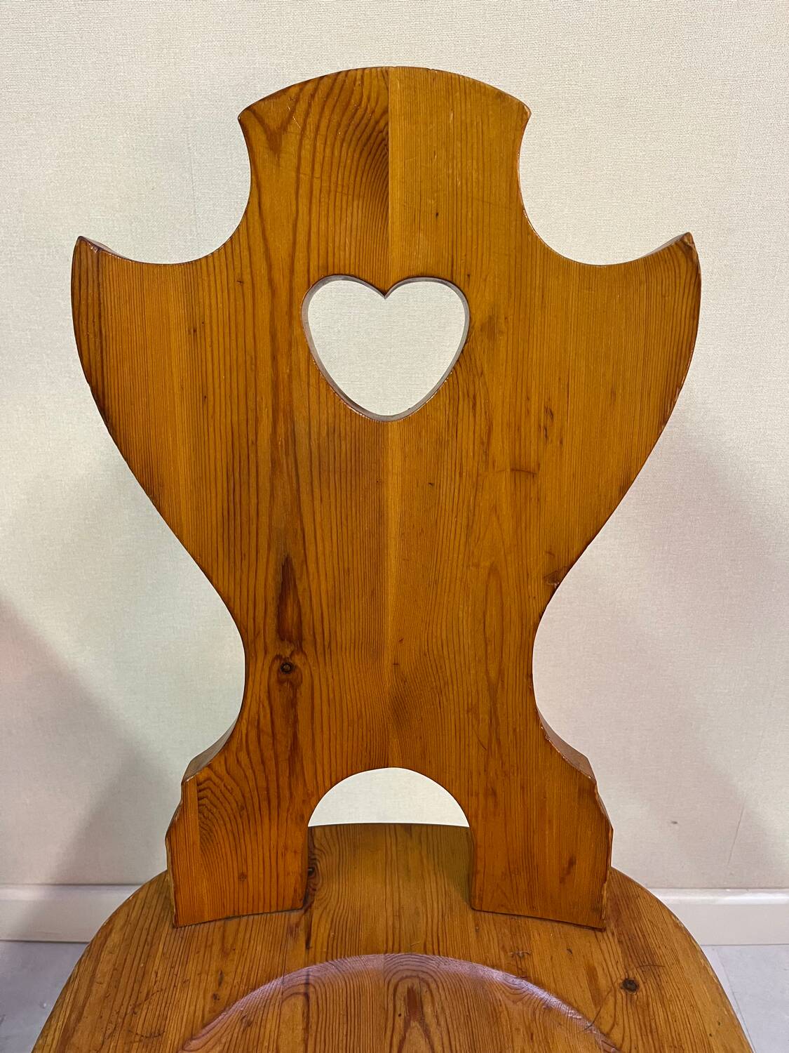 Mountain chalet style pine chair