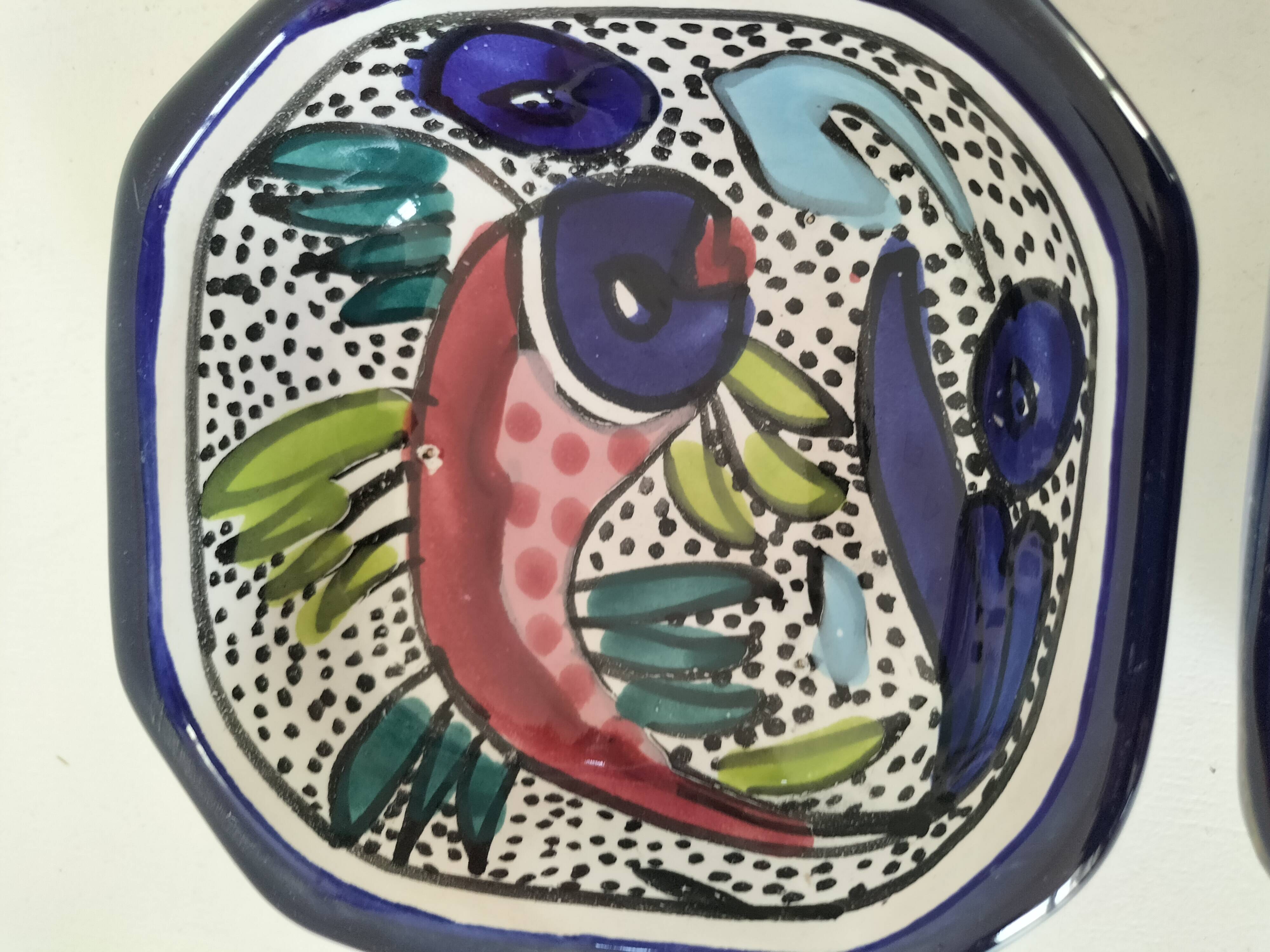 4 glazed earthenware bowls