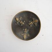 Ancien cendrier fleur de lys en bronze