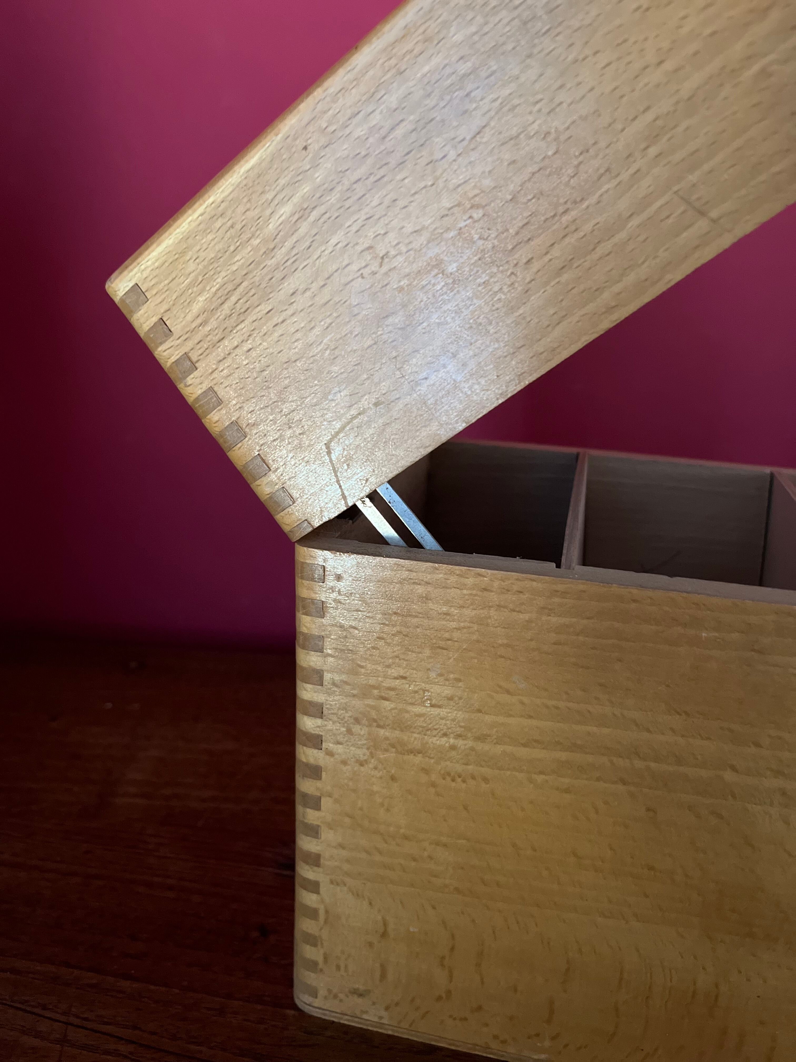 Wooden high box for grading