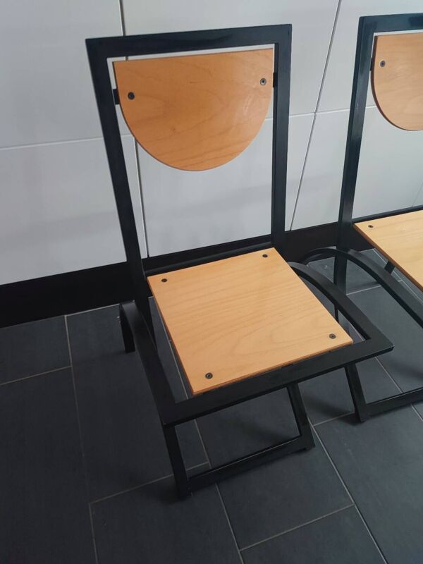 Chaises Sinus de KFF. 1ere édition