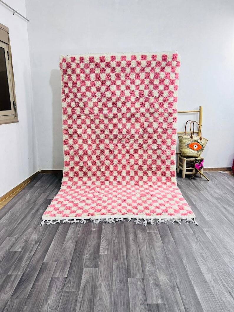 Traditional handmade Berber rug, size 2/3 m.