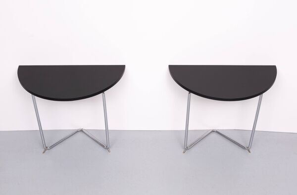 Superbe ensemble de tables en croissant Bauhaus. Années 1930, attribut Thonet