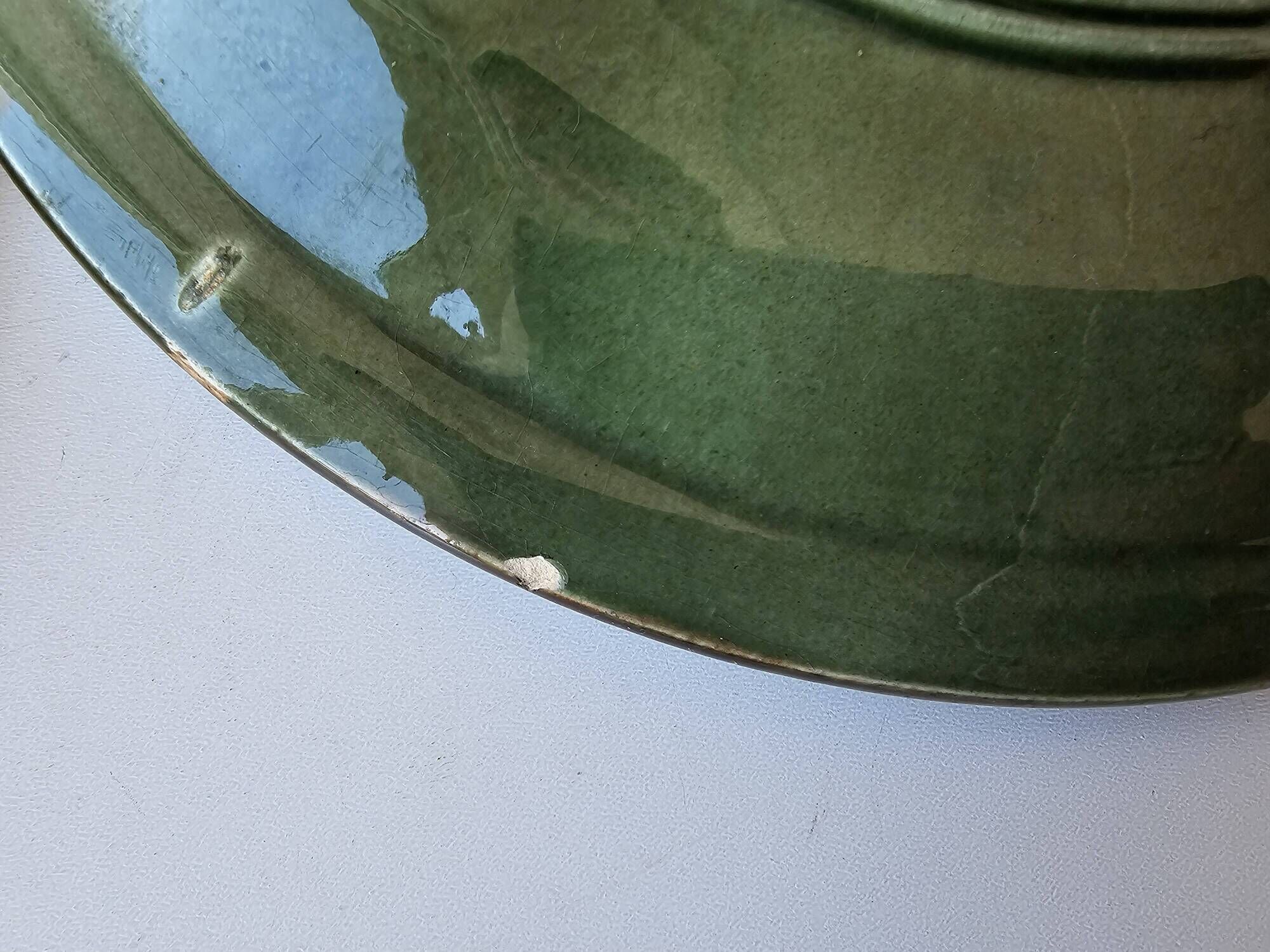 Set of 4 vintage green and white majolica oyster plates.
