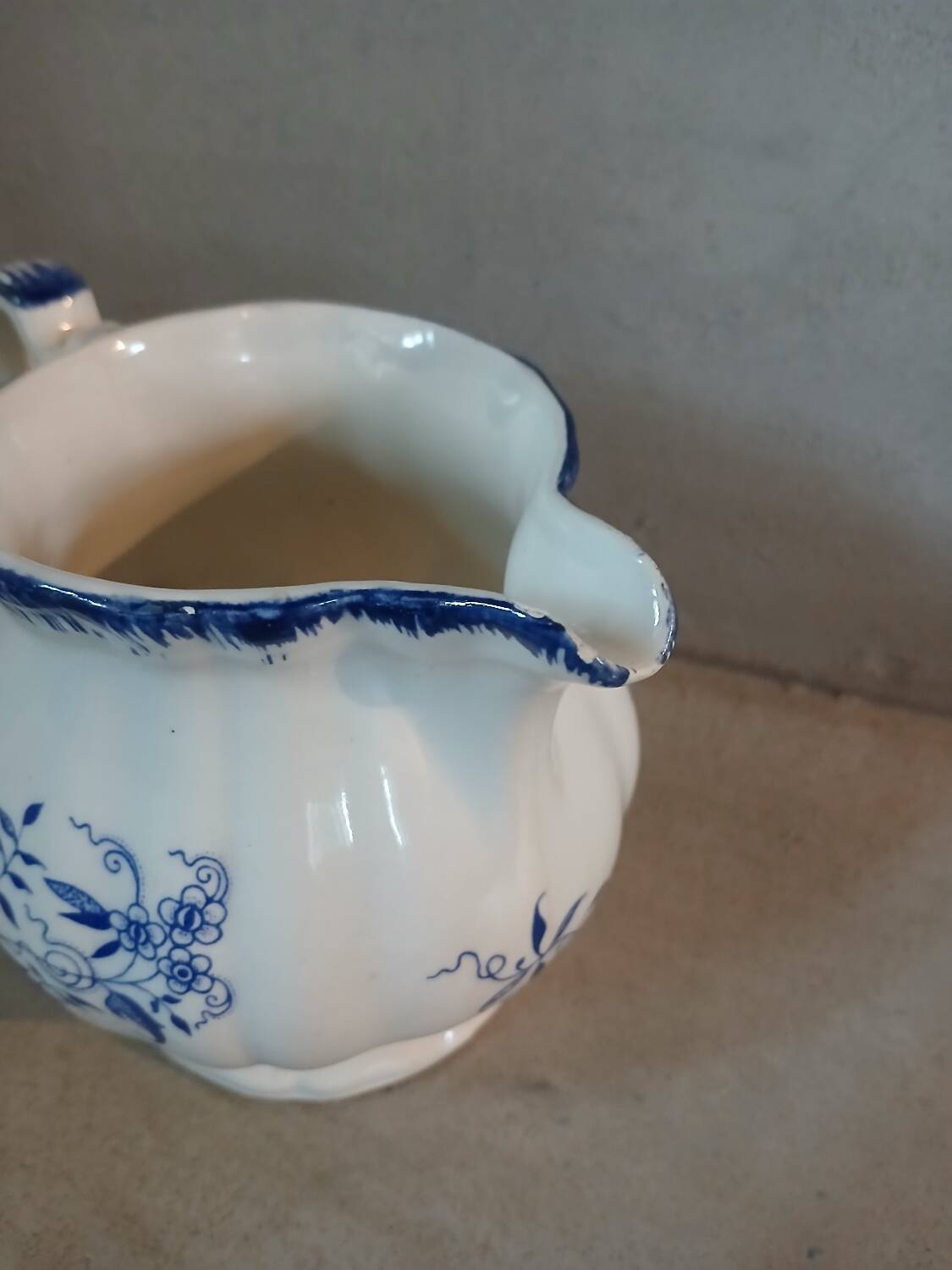 2 pichets anciens Lancaster