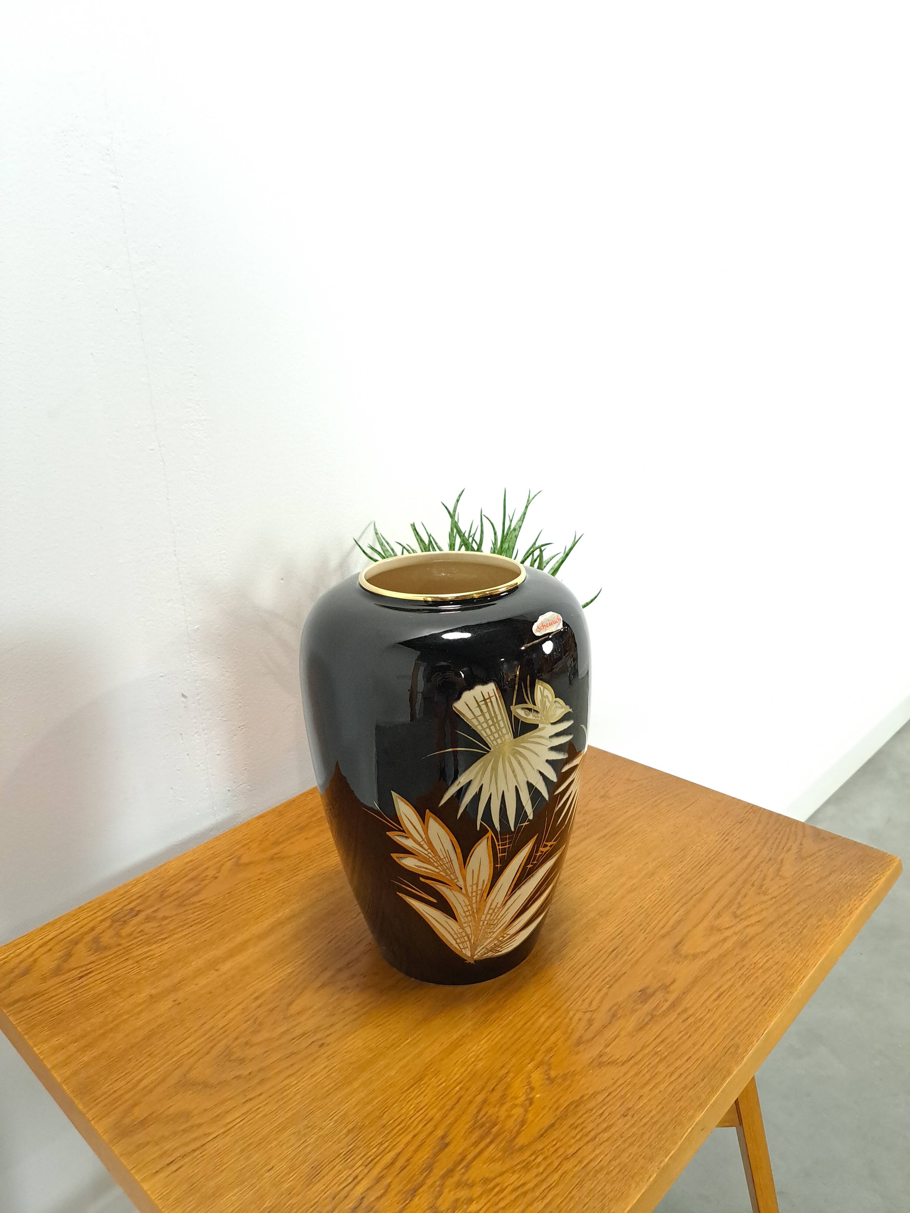 Porseleinen  vintage zwarte vaas Foreign, Scheurich, met gouden details en graan