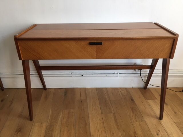 Console Scandinavian vintage feet compass