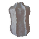Sculptural vase with a mineral Boho spirit.