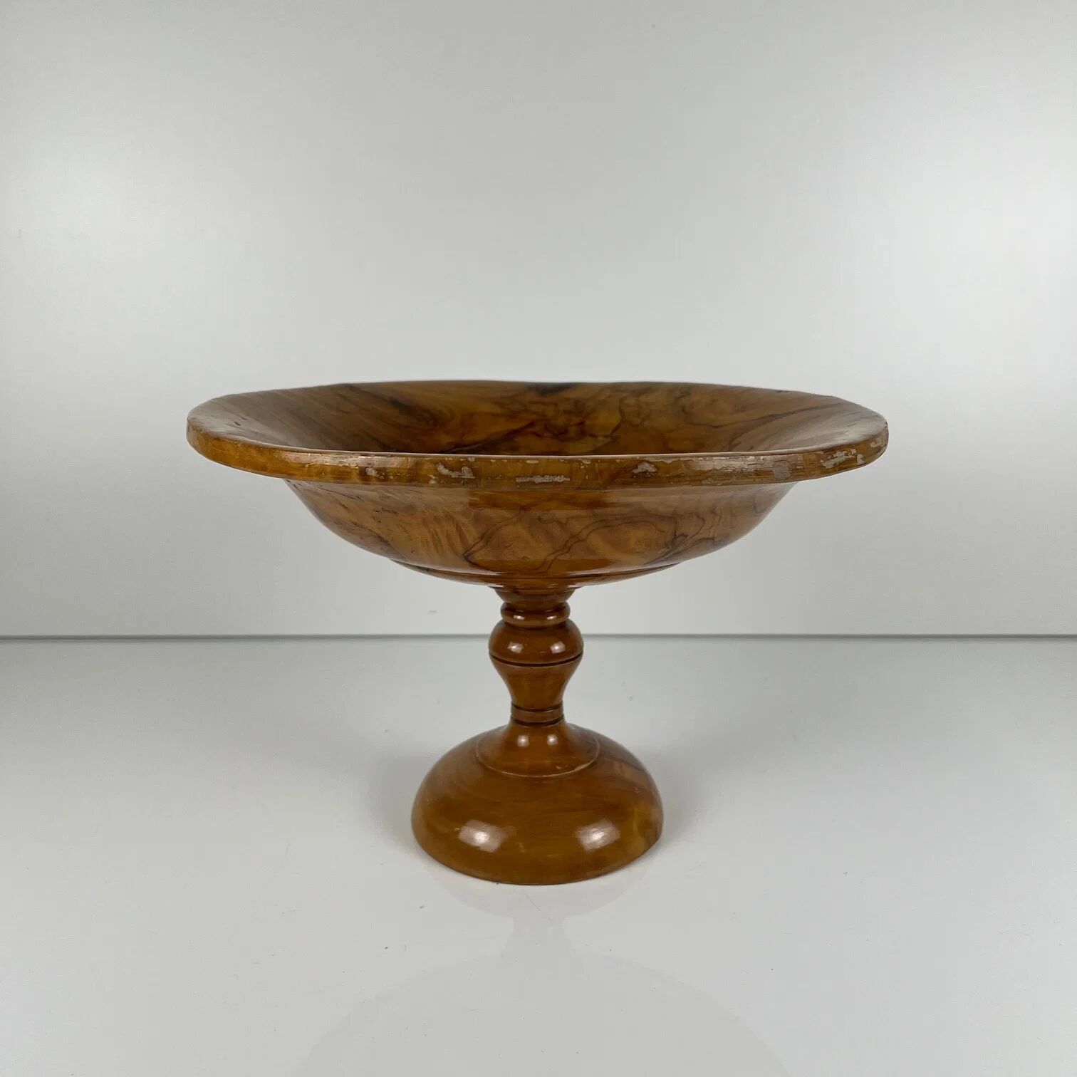 Cup - Footed fruit bowl made of single-piece olive wood, 1950-60