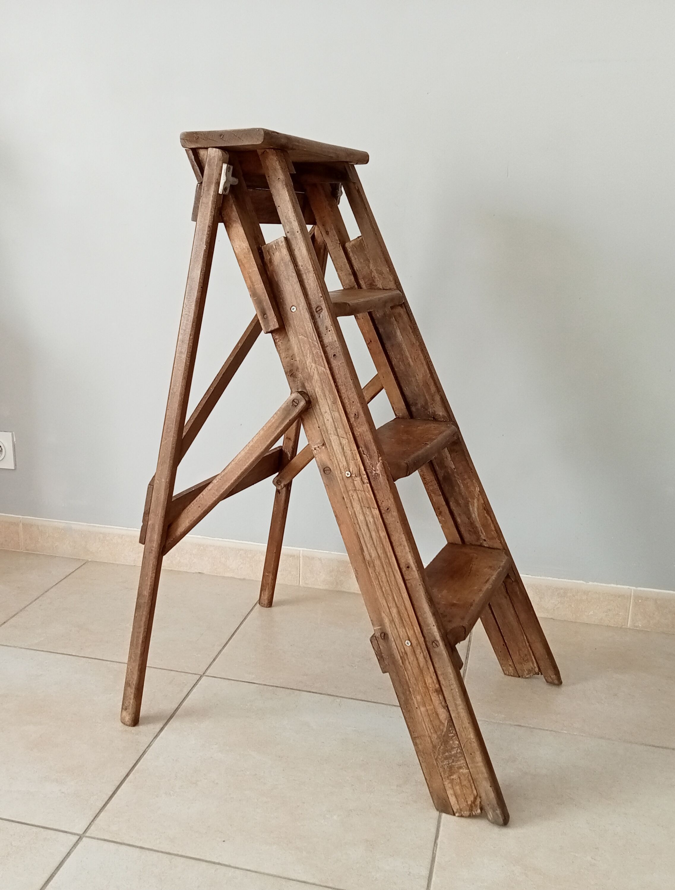 Wooden workshop stepladder 50s