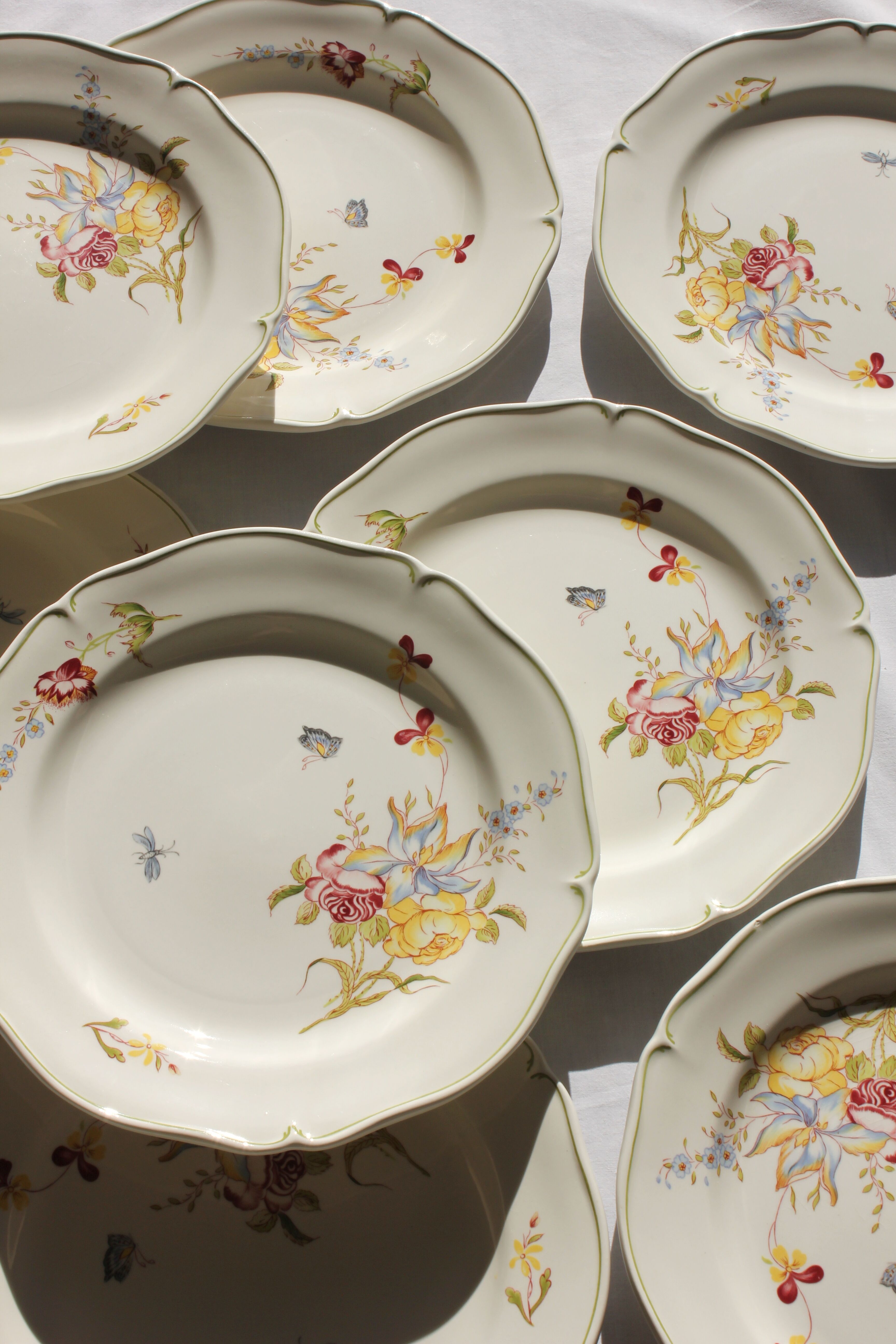 Flat plates in earthenware "Butterfly Flowers" Gien