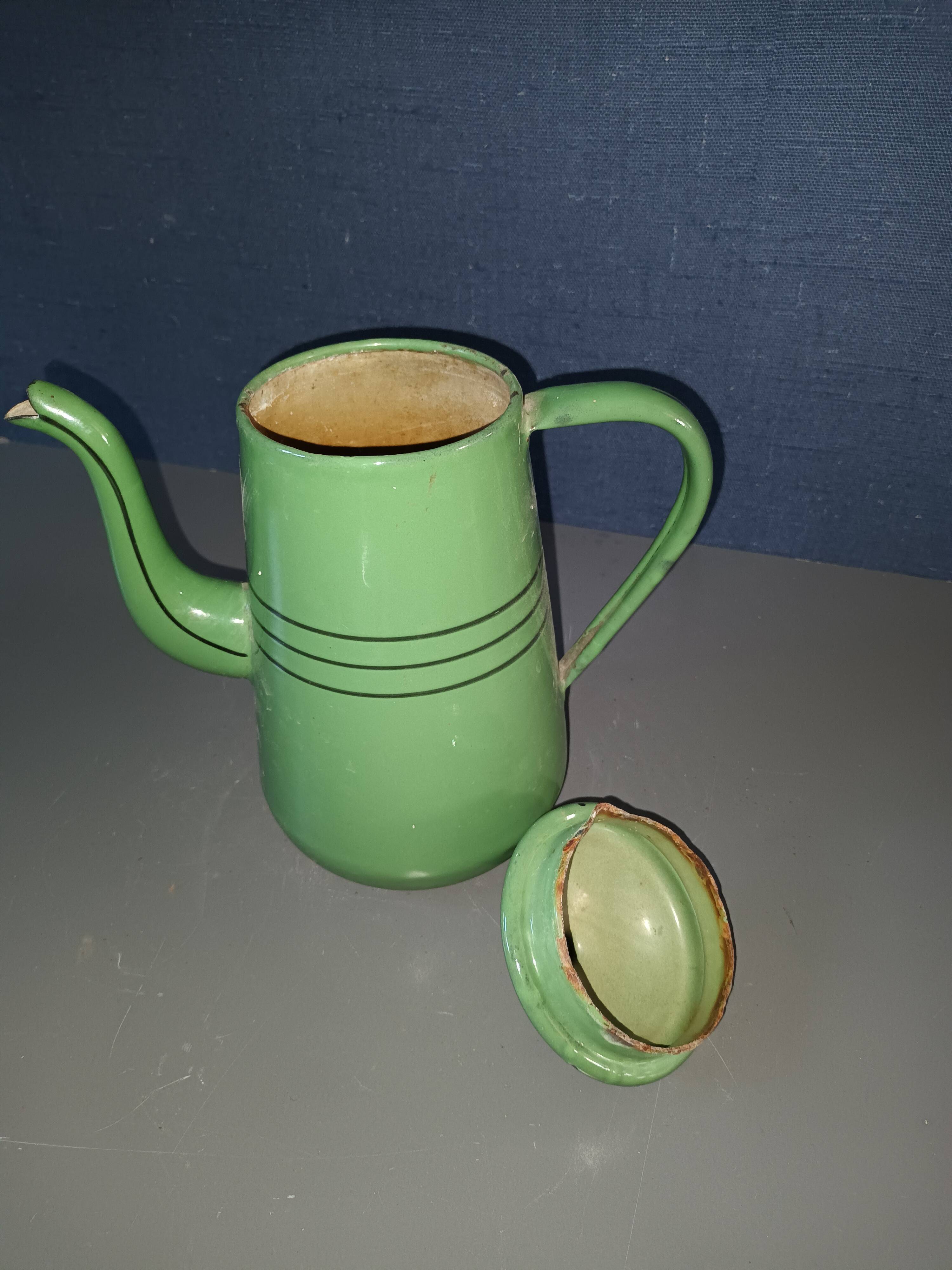 Green enameled coffee pot