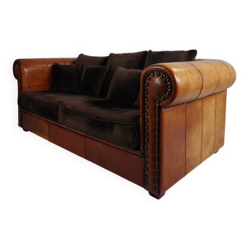 Luxury 2.5-seater sofa in handmade sheepskin – by Lounge Atelier