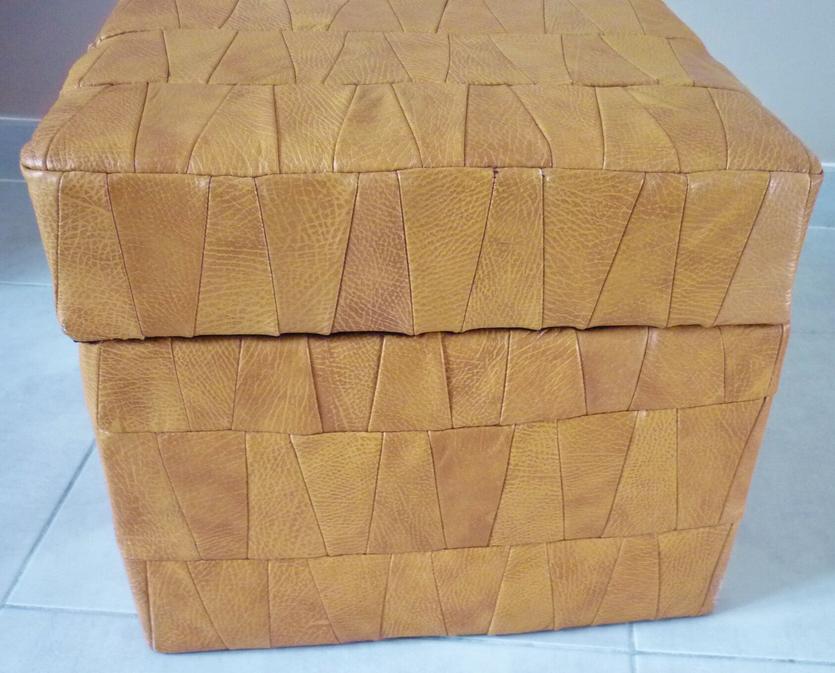 Stool, leather storage chest, 60