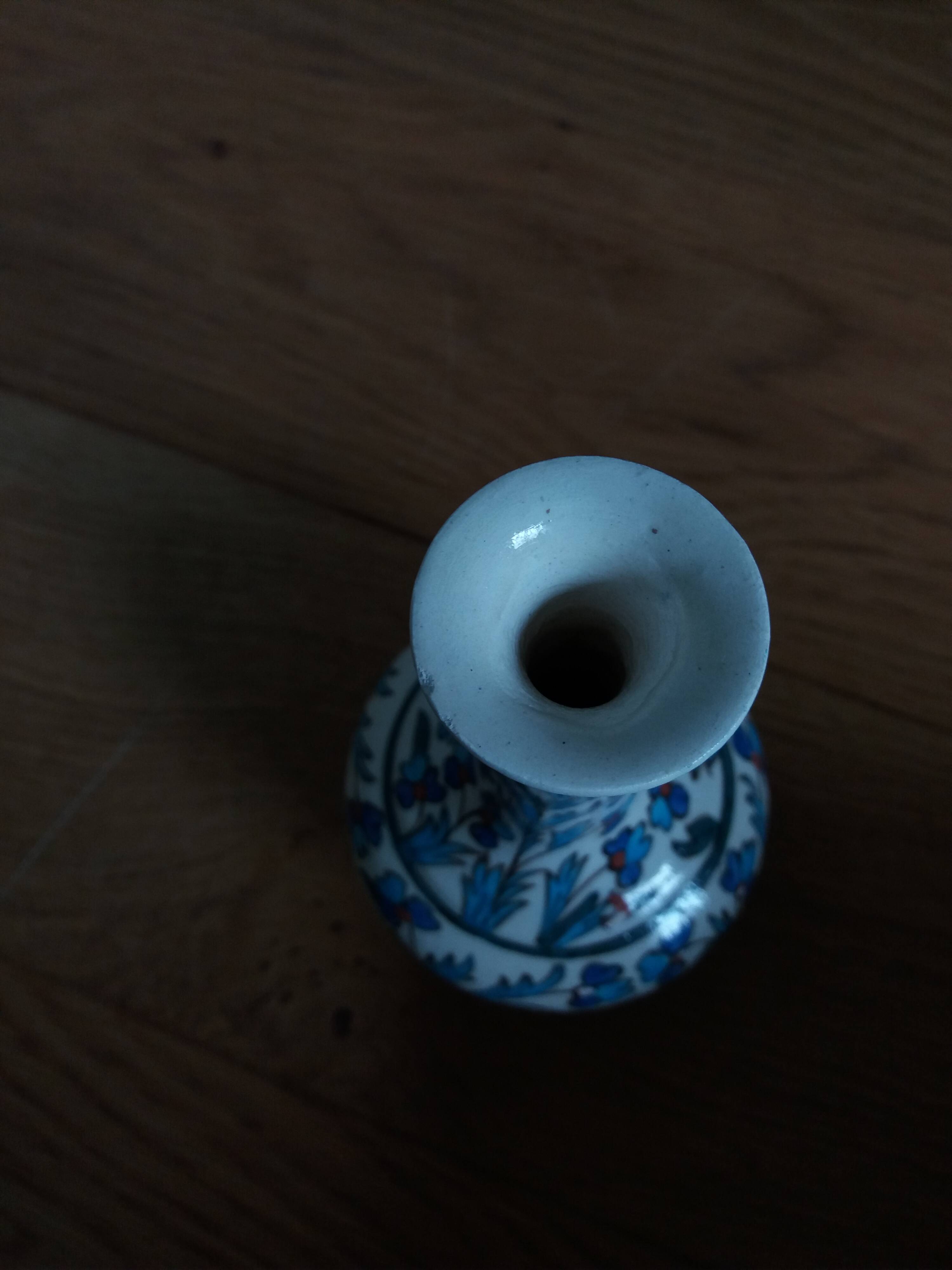 Vase soliflore décor peint Iznik Turquie