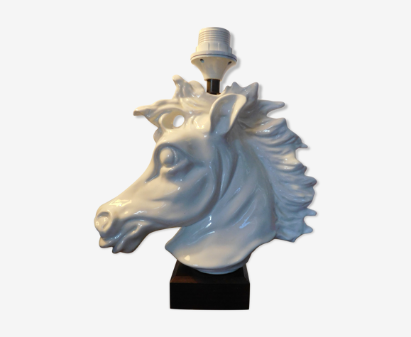 Horse head lamp