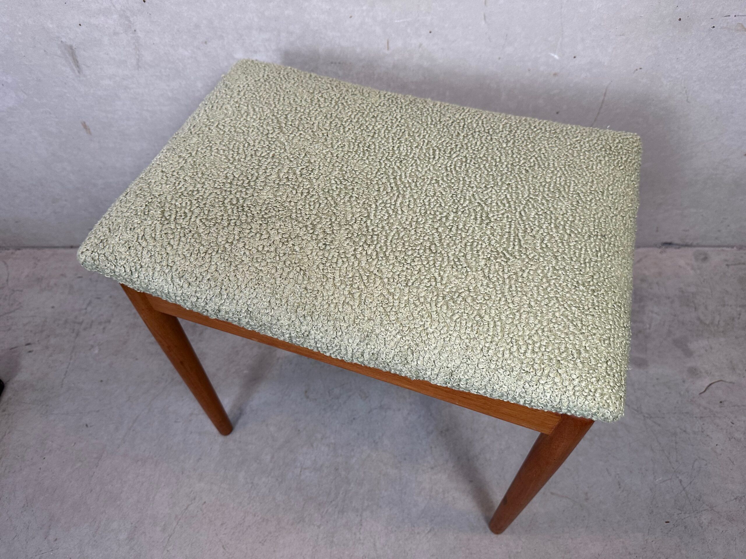 Tabouret vintage / repose-pieds