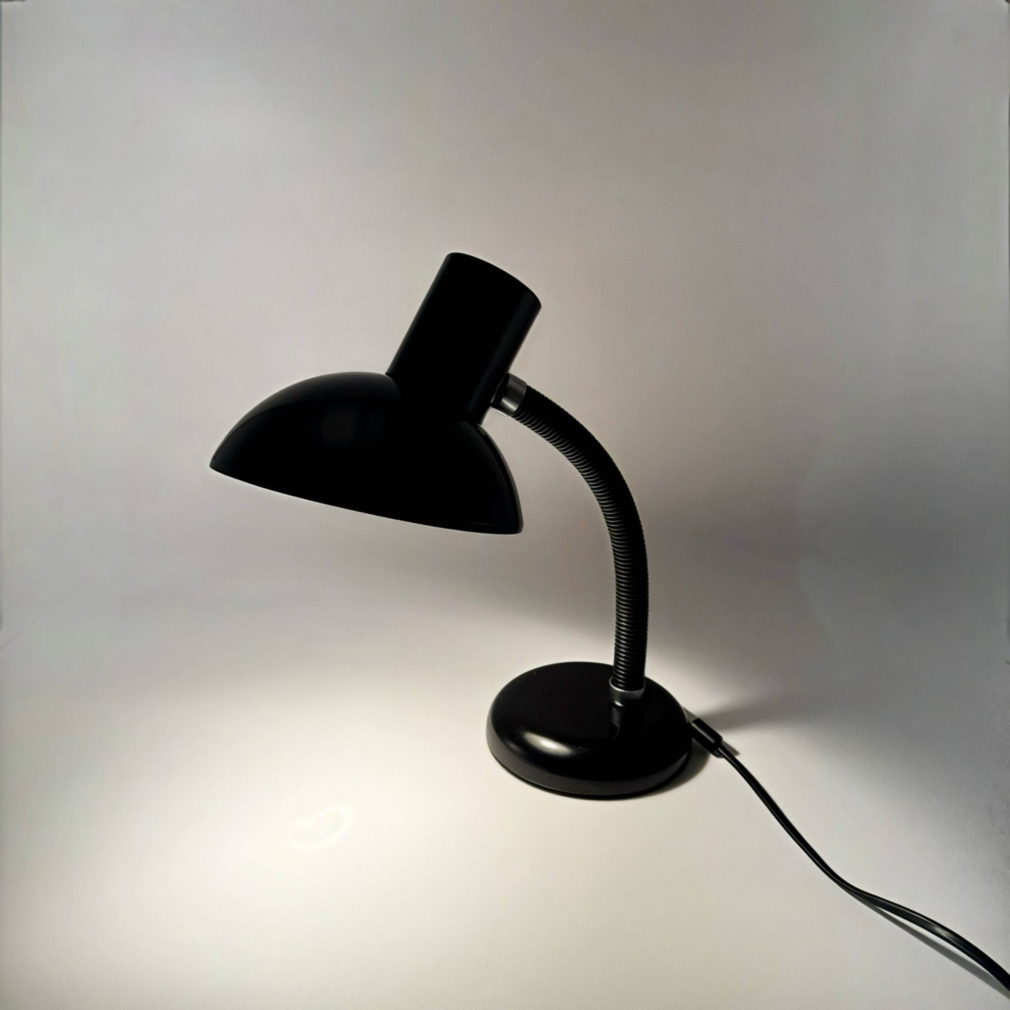 Lampe cocotte noire Veb Narva années 70
