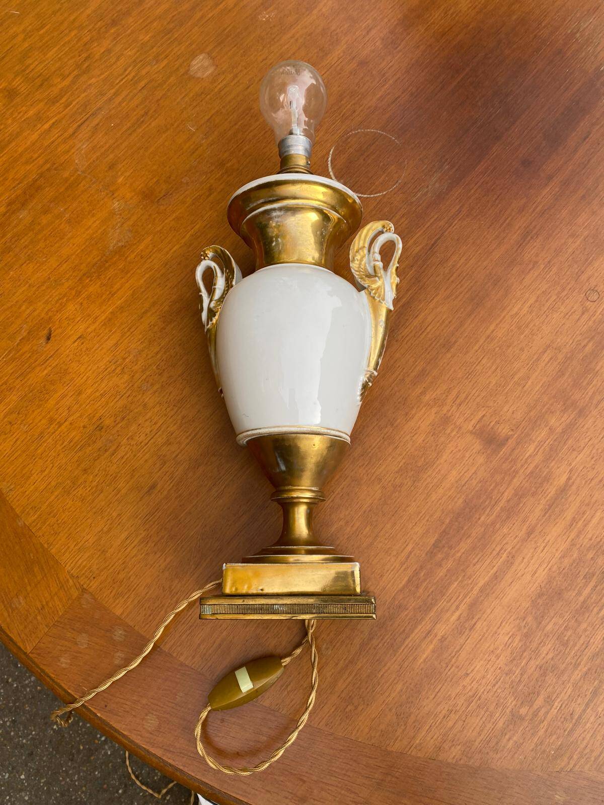 Gold lamp in white porcelain from Paris