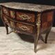 Commode sauteuse en marqueterie style Louis XV