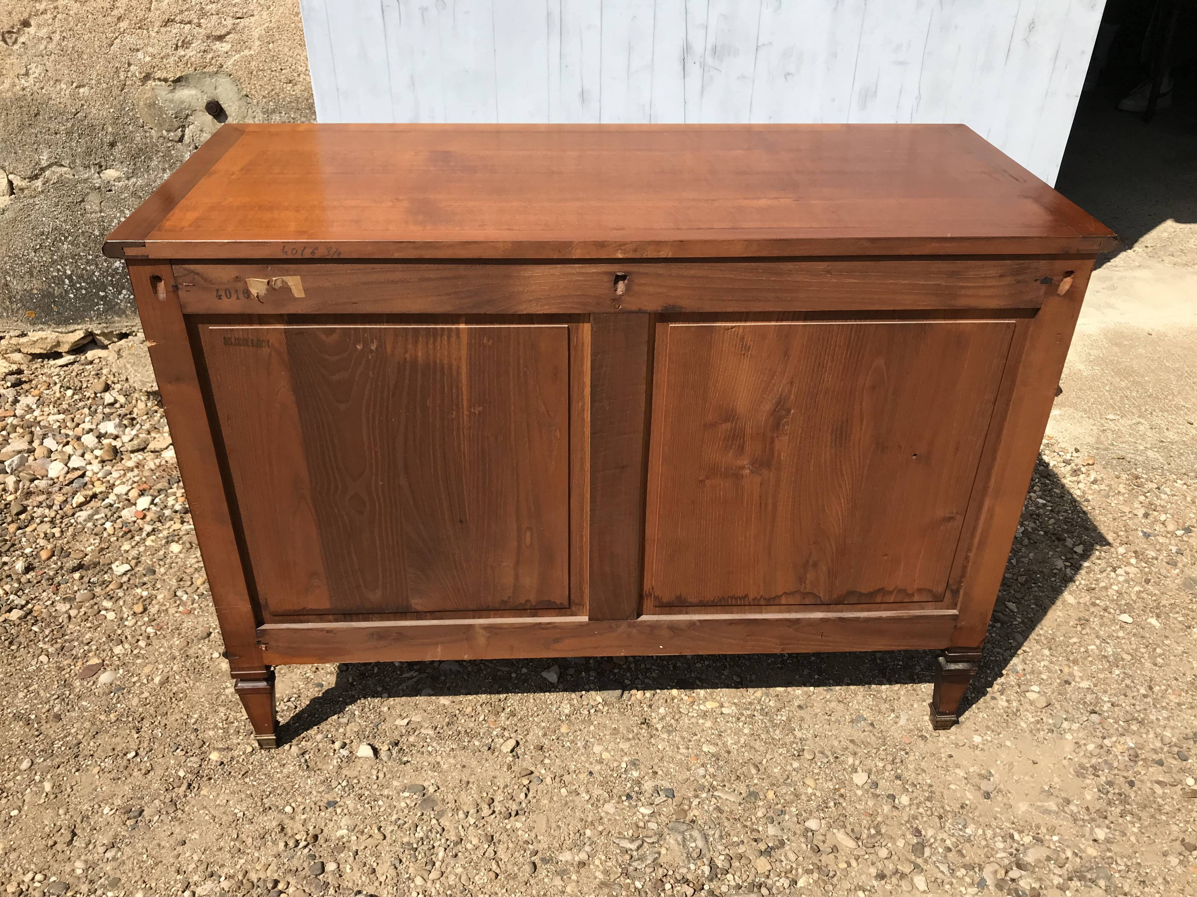 Commodity Louis XVI cherry