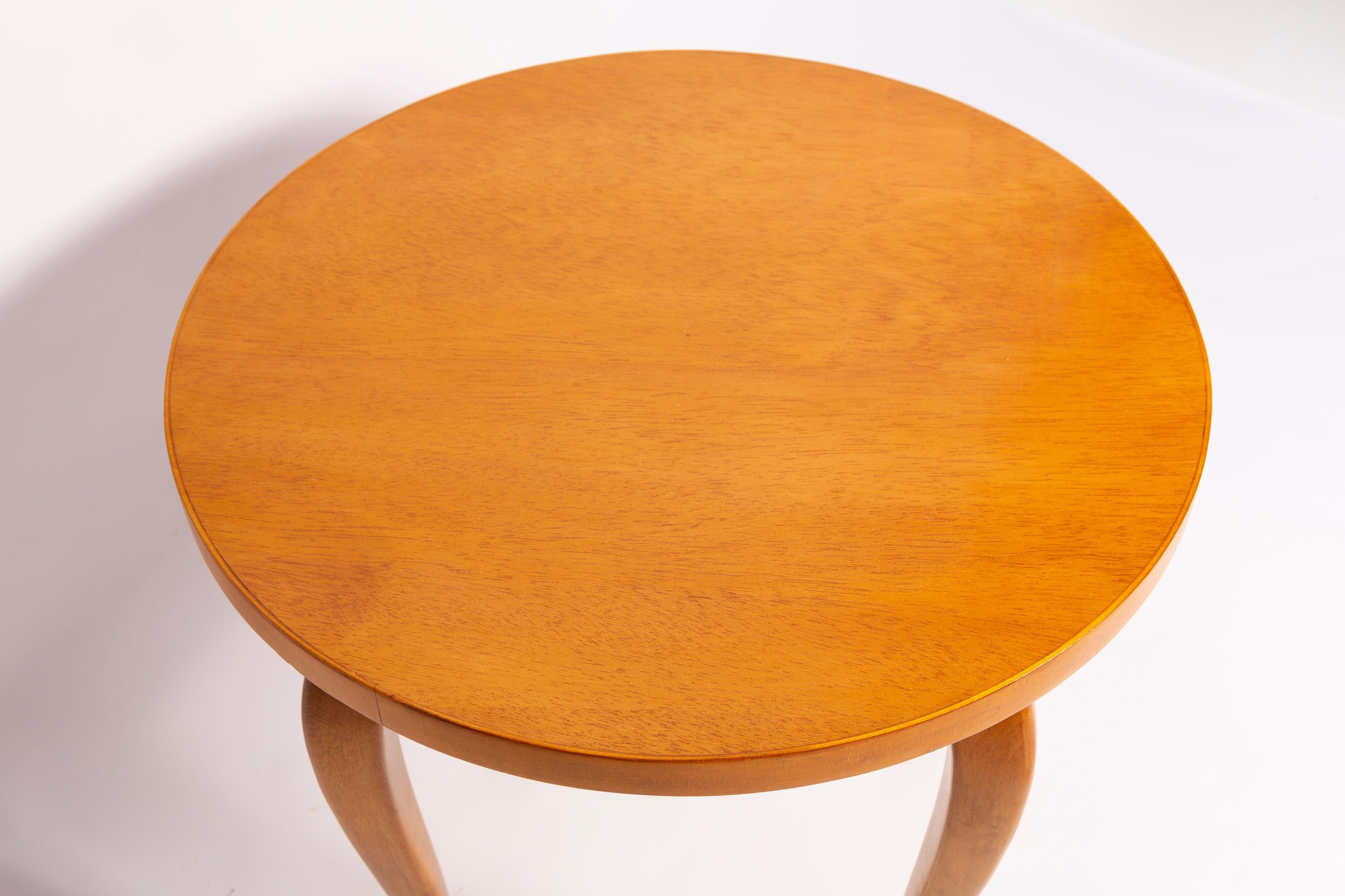 Mid-century round coffee table, light wood, Poland, 1960s