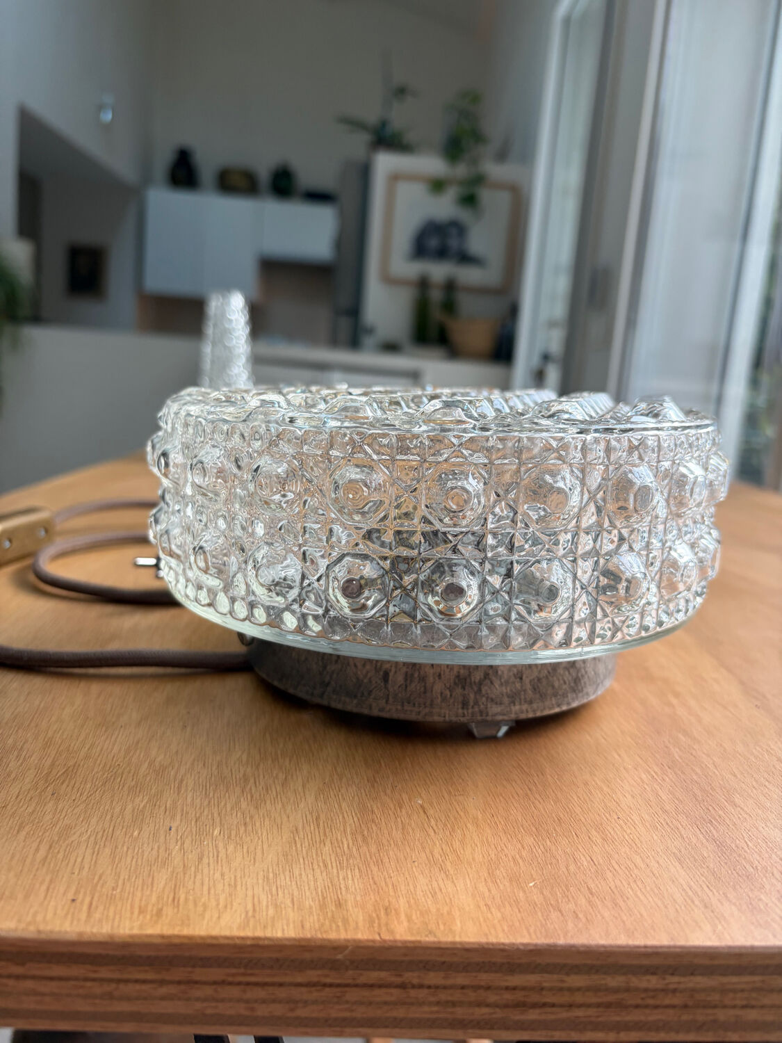 Globe glass lamp