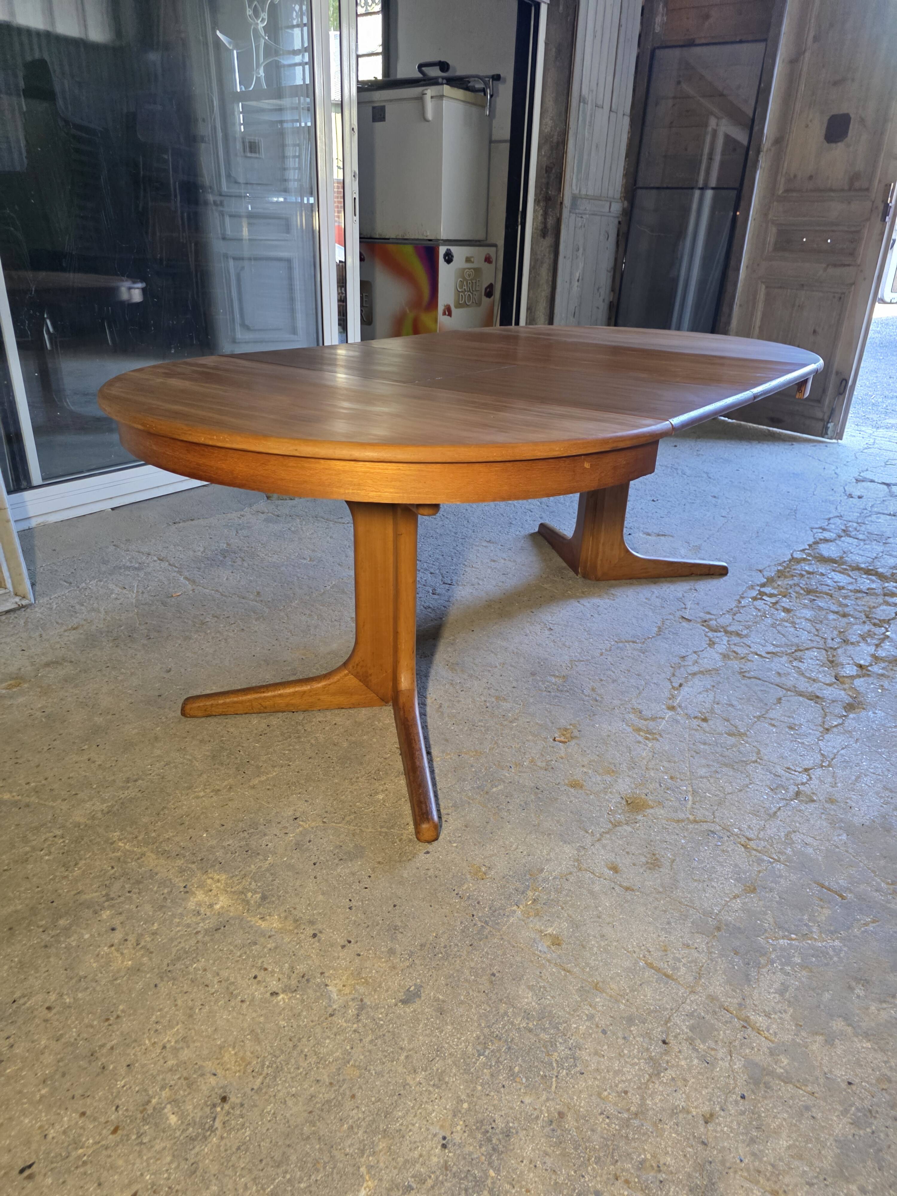 Table extensible Baumann en teck des années 60, (2 rallonges)