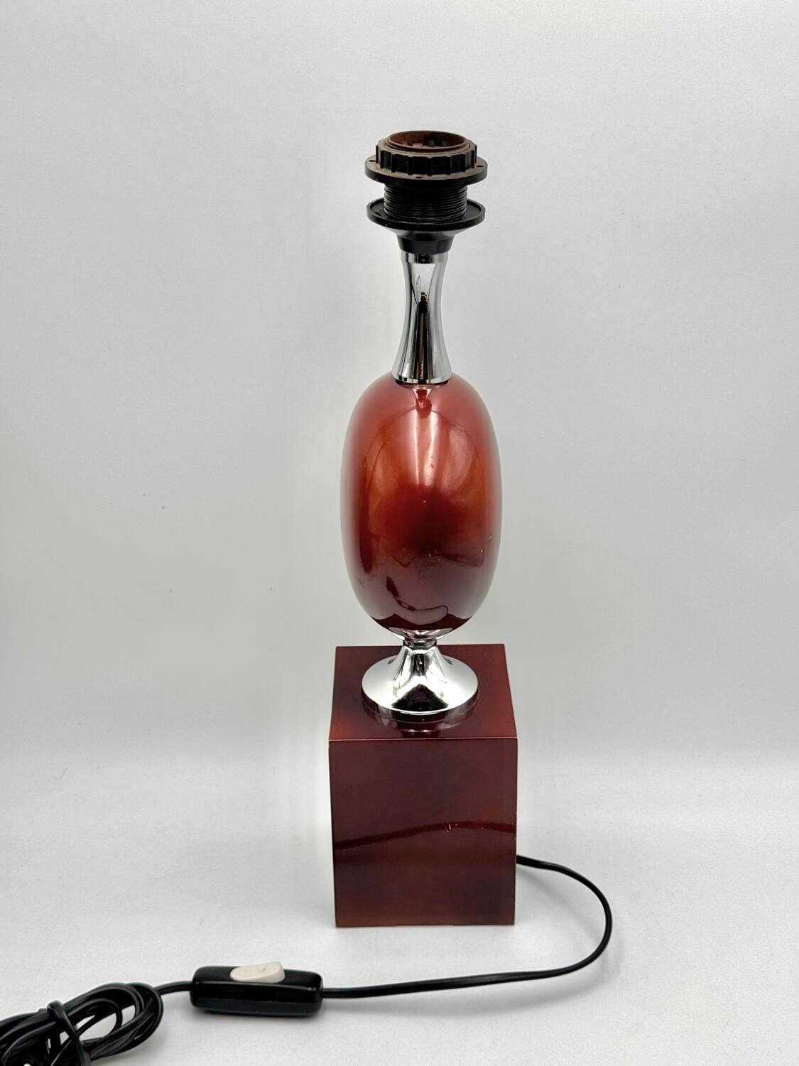 Lacquered metal table lamp Design by Philippe Barbier Vintage 1970