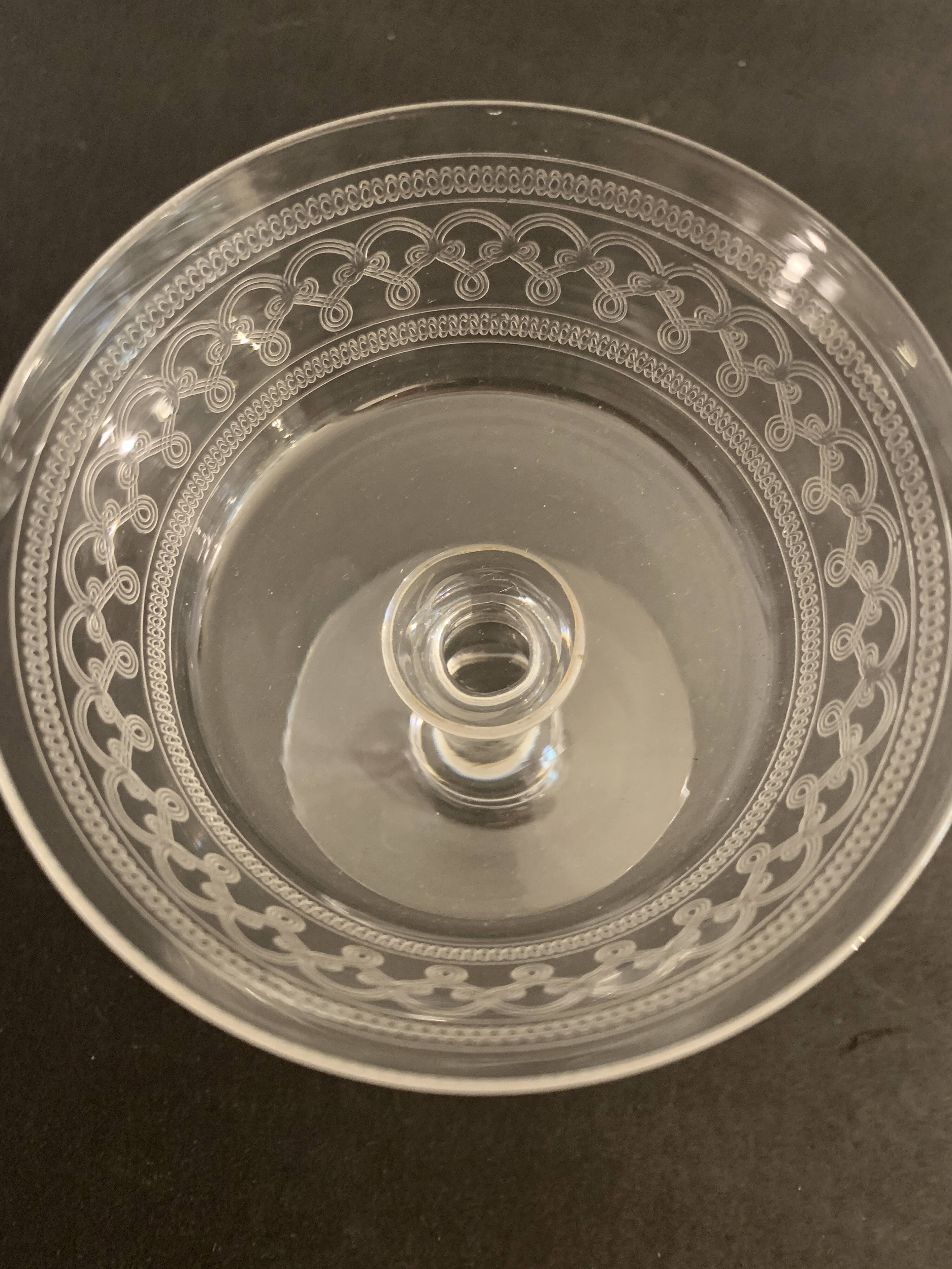 4 coupes à champagne en cristal taillé et soufflé