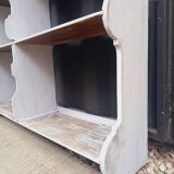 Free-standing shelf