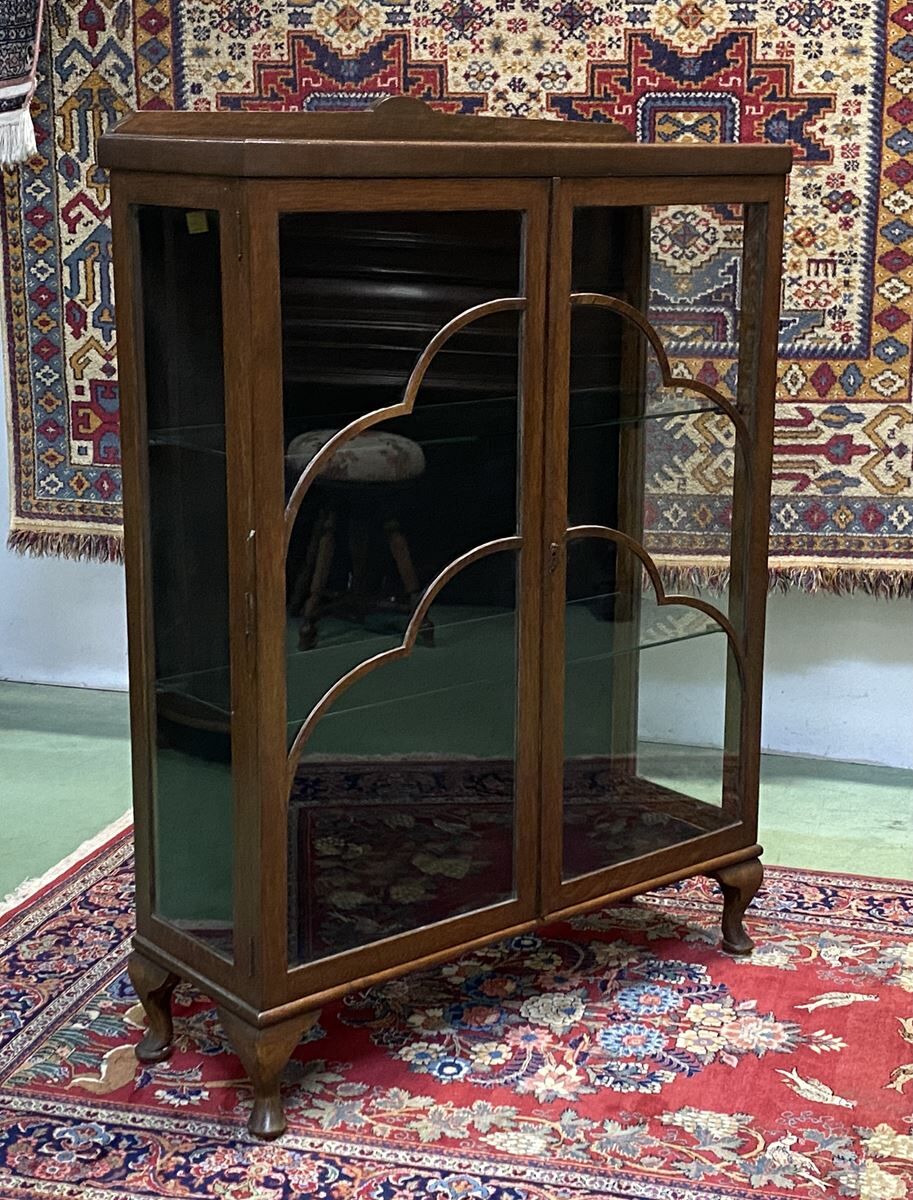 English Art Nouveau showcase, early 20th century