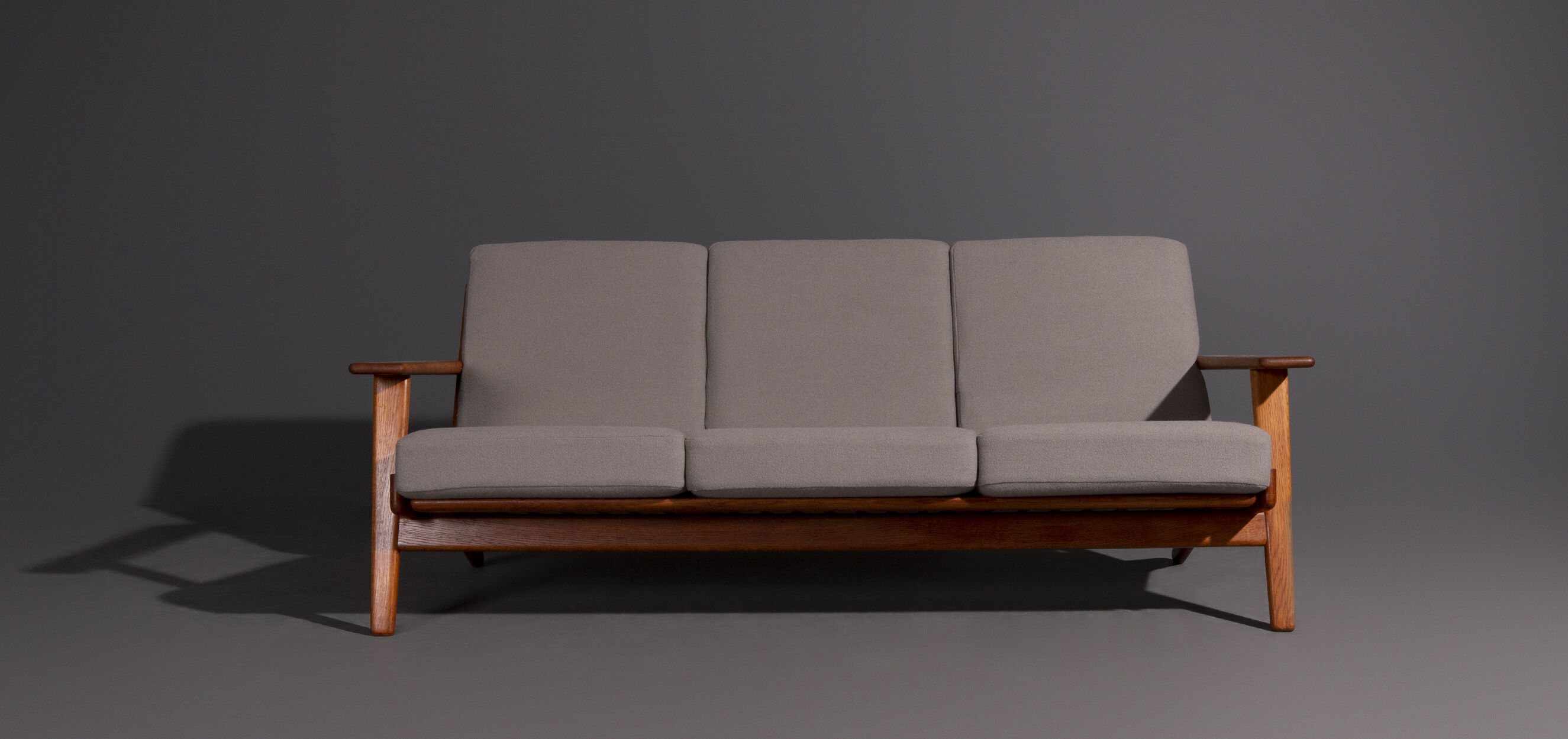 Hans J. Wegner GE290 3-seater sofa