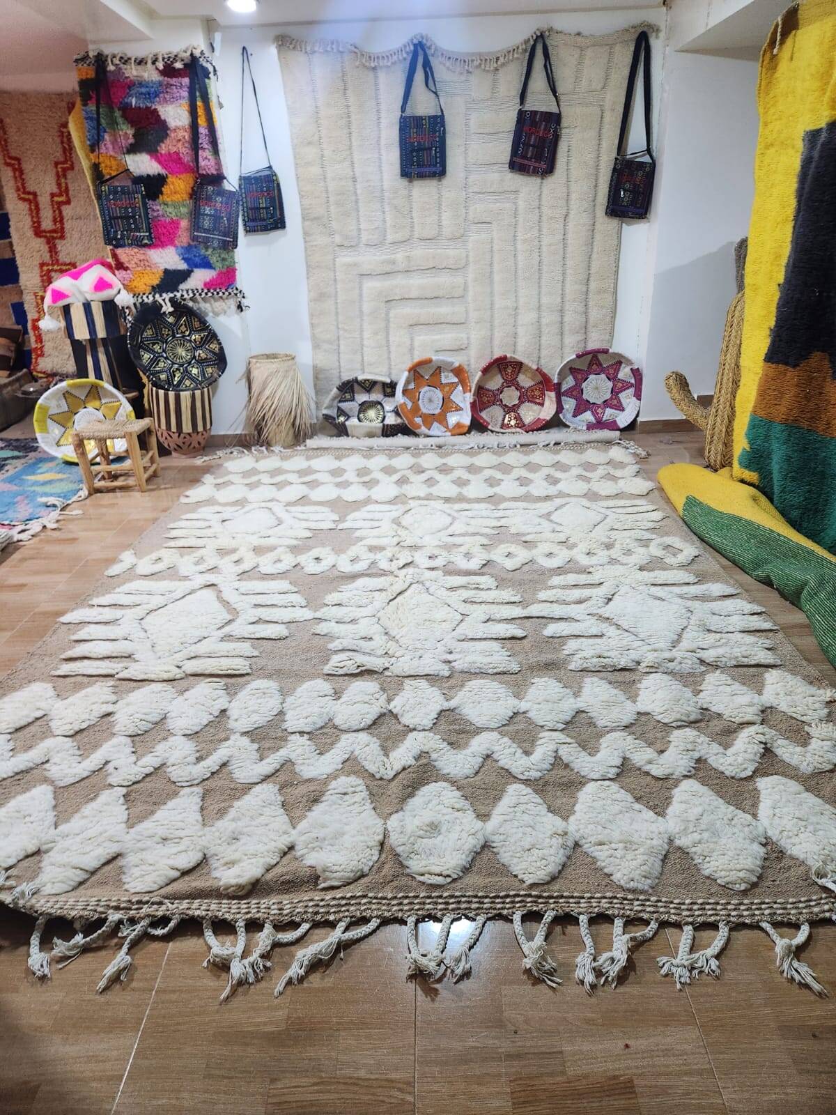 Berber rug with natural geometric patterns 3*2m