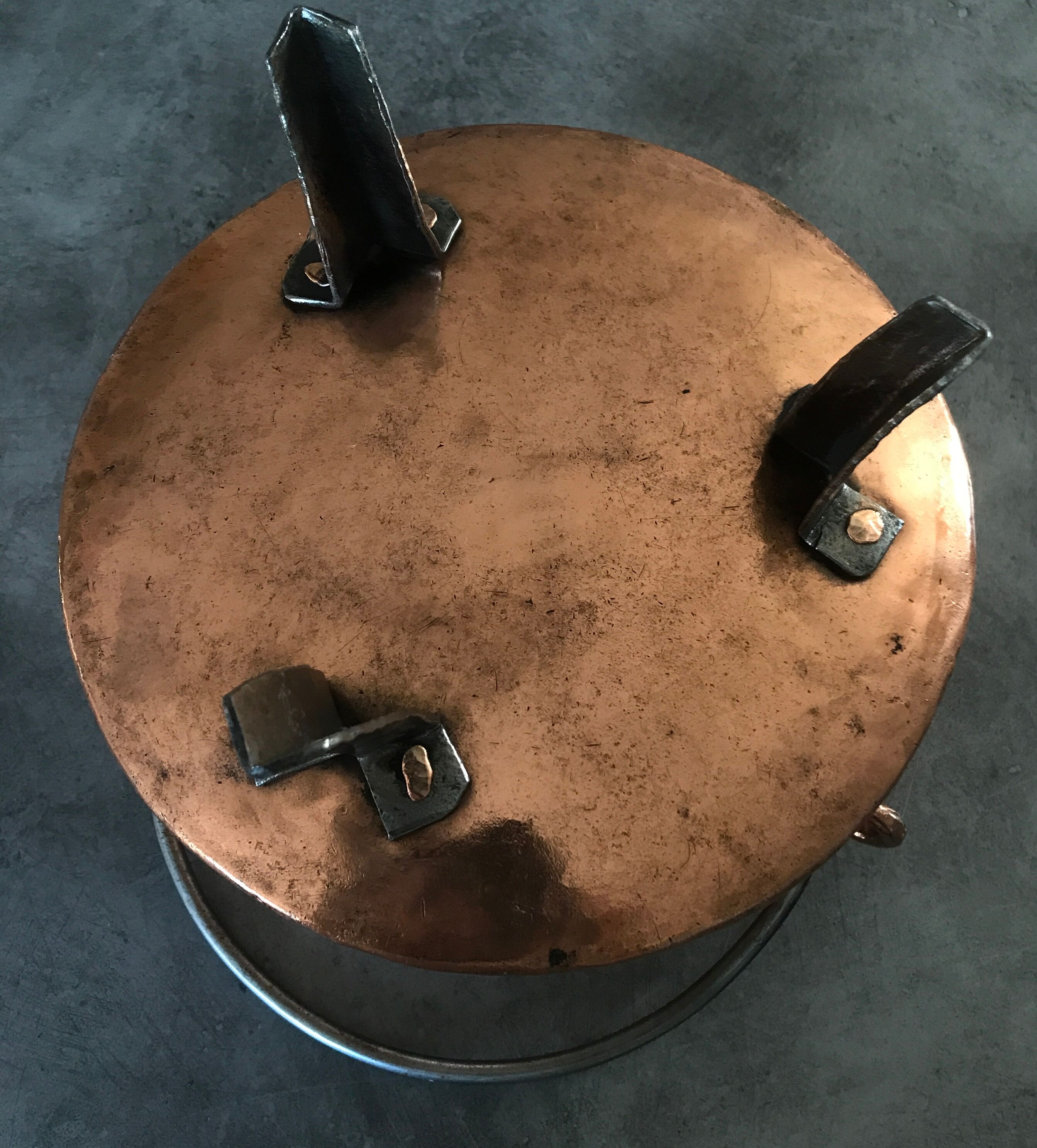 Cauldron with tinned copper pot handle and support 3 feet - 25.5 cm