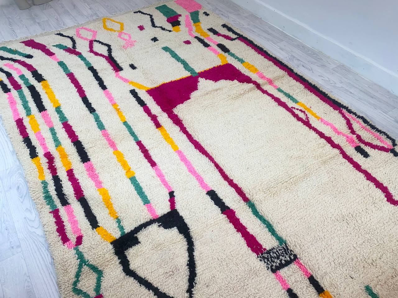Handmade Moroccan Berber rug 288 x 190 CM
