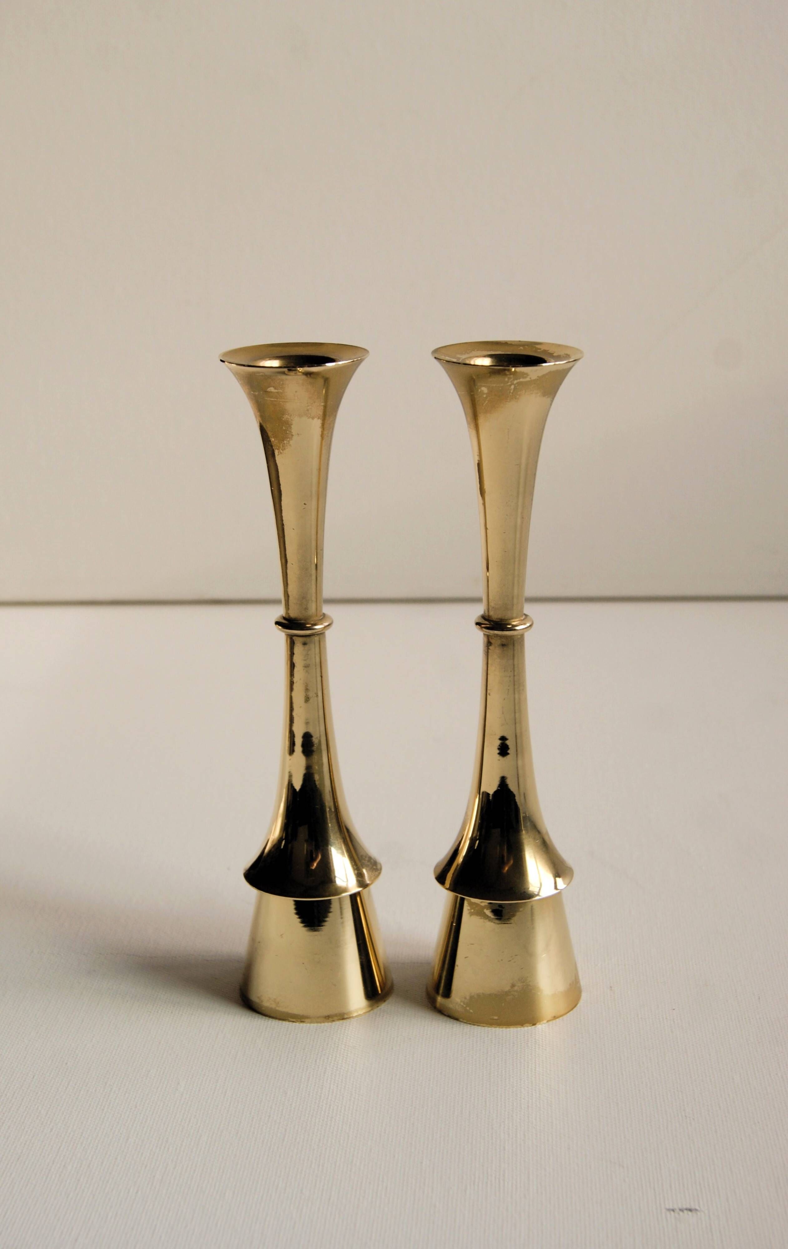 A set of six brass candle holder in mid-century modern design - Denmark 1970s.