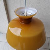 Suspension opaline