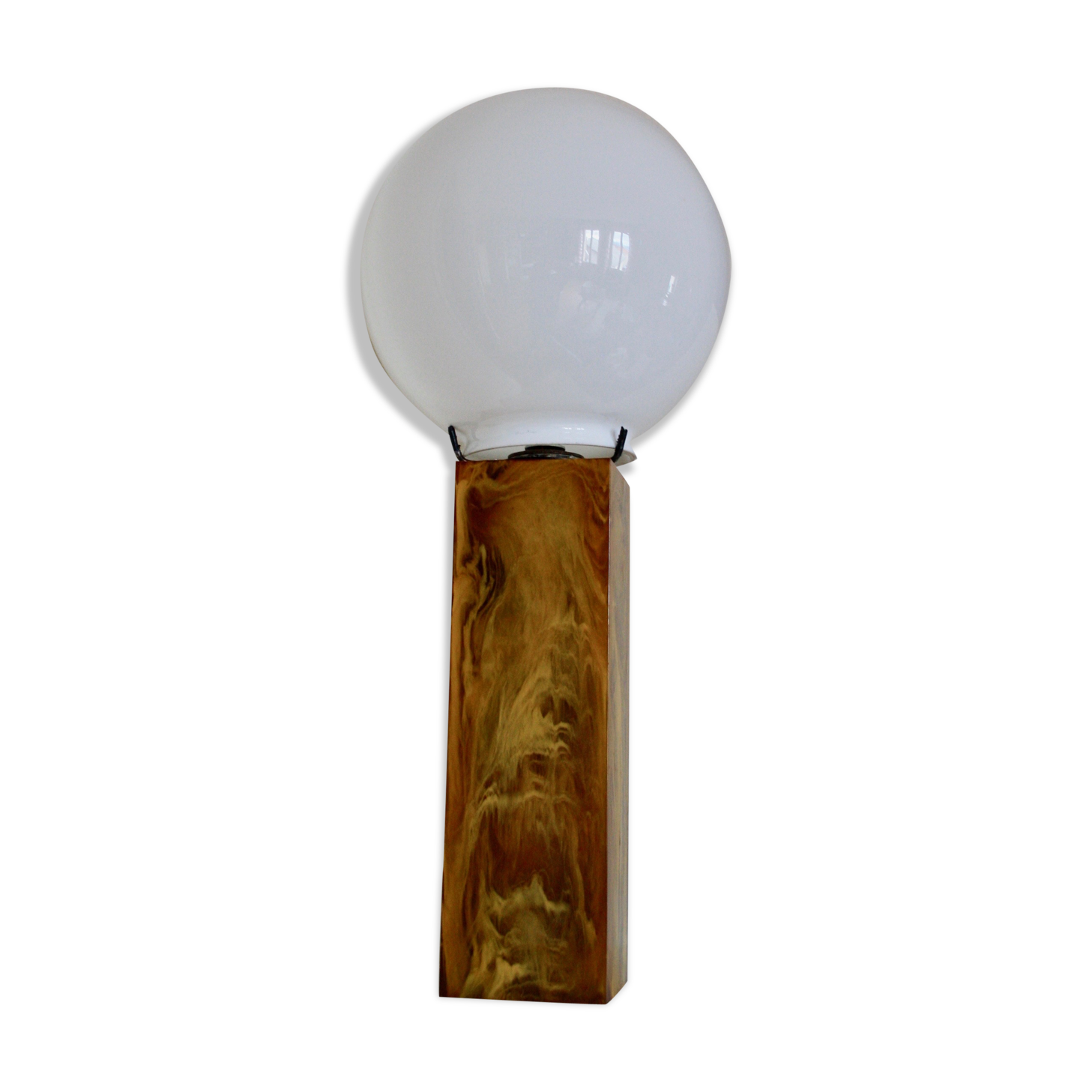 Amber and opaline lamp