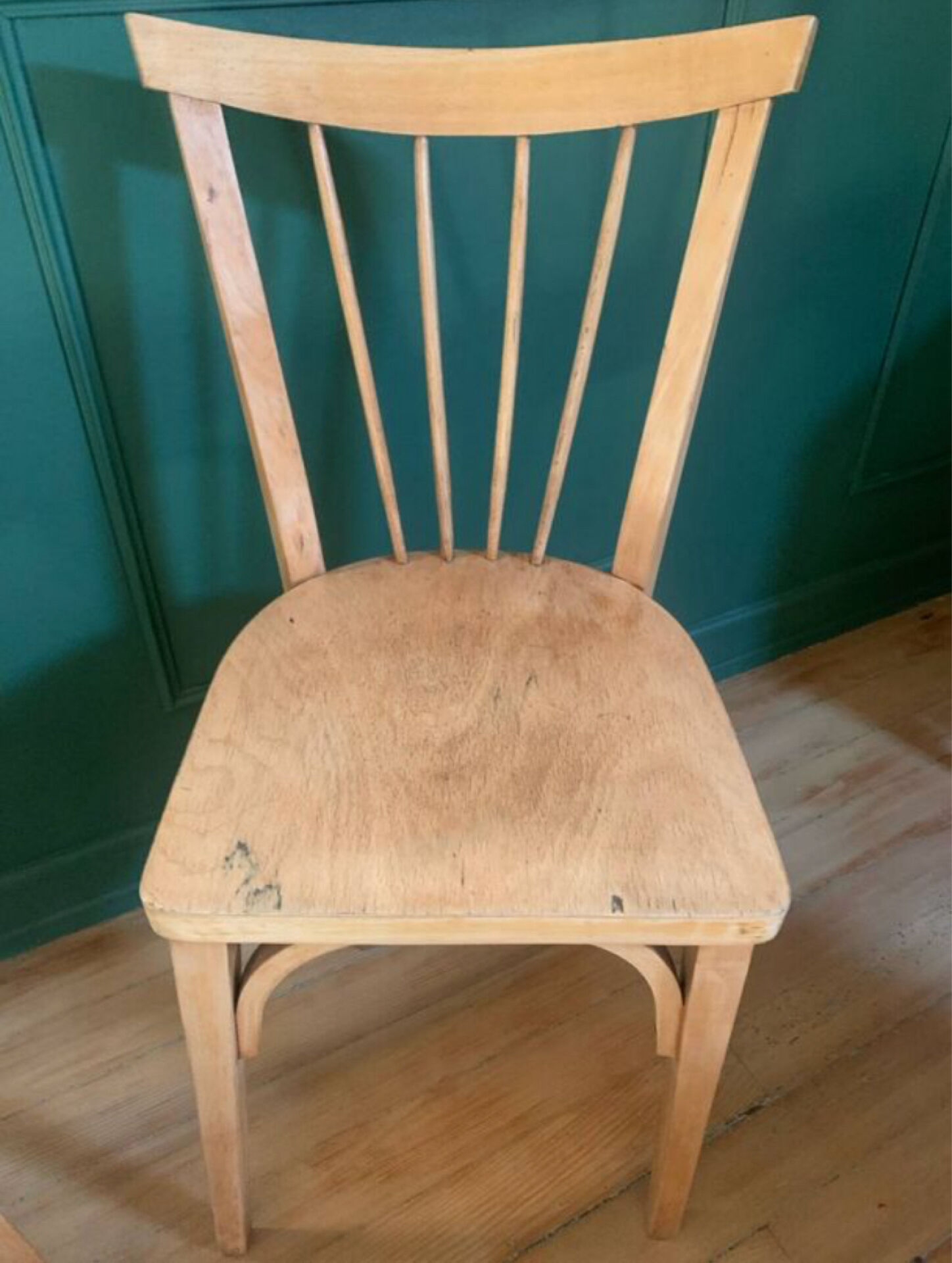 Pair of vintage bistro chairs with slats in beech (1960) - Style