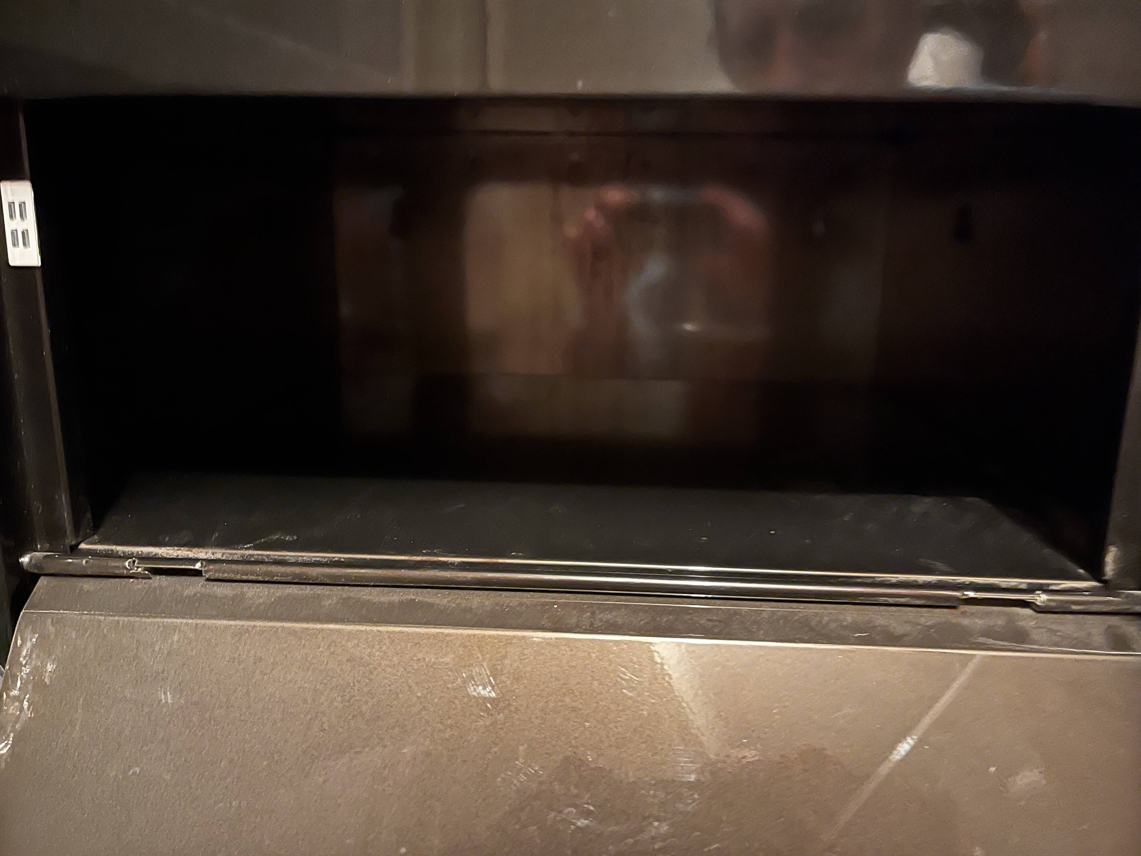 8-compartment hinged cabinet