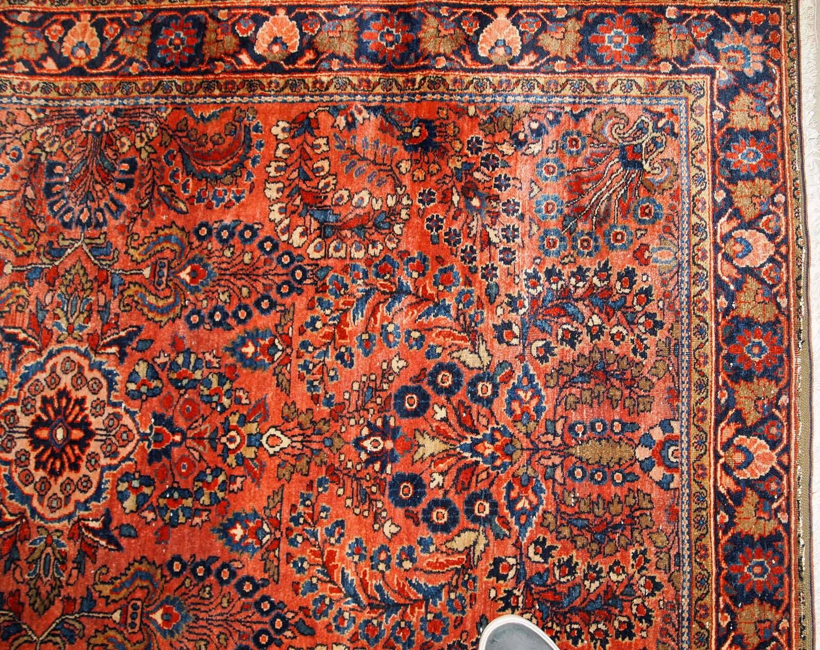 Handmade antique Persian Sarouk rug 4.1' x 6.5' (125cm x 198cm) 1920s - 1B789